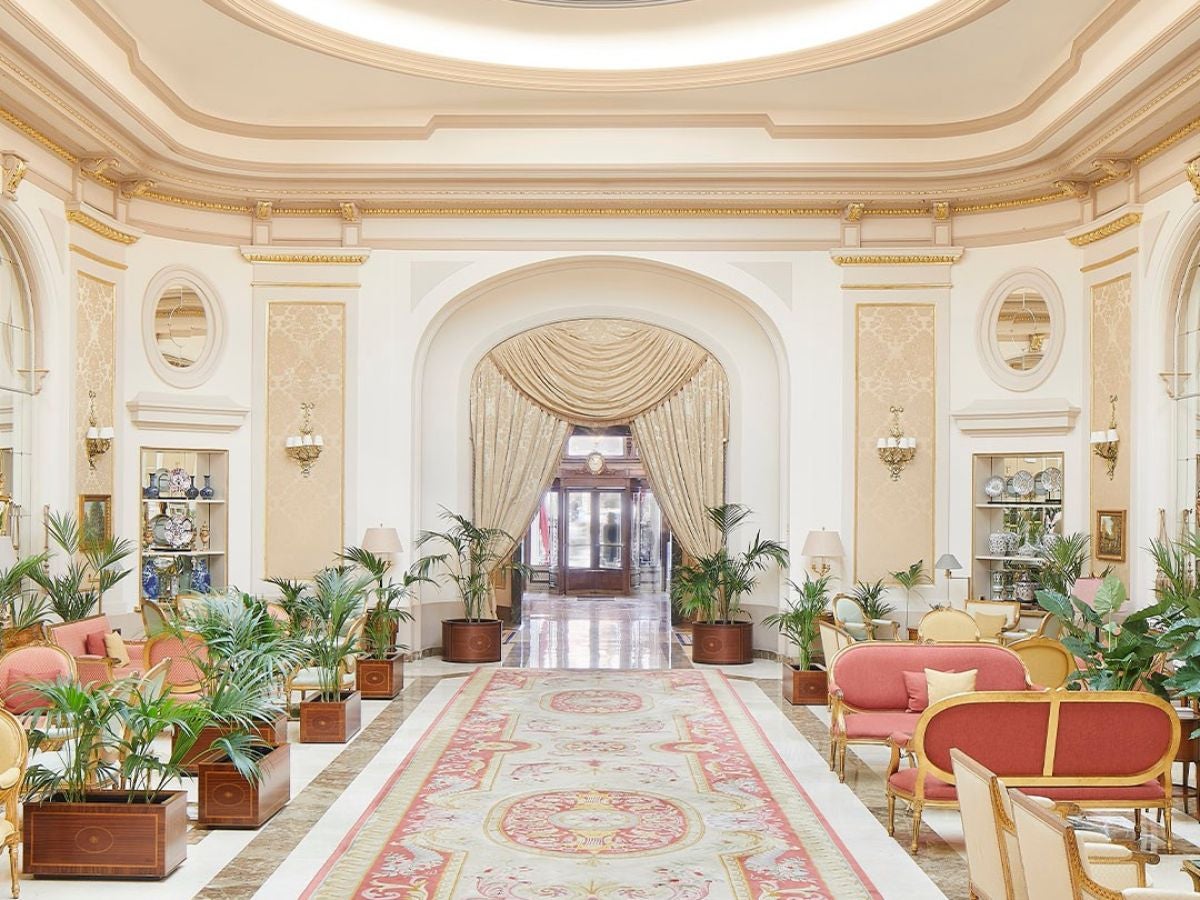 Els salons del Palace conserven l’encant atemporal que ha acollit generacions d’hostes il·lustres.