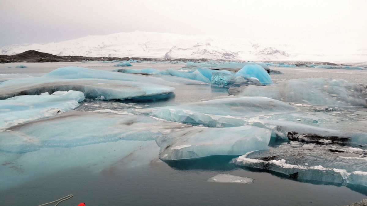 Moreno és el glaciar més famós del món i com viure l'experiència de veure els seus desprendiments en directe.