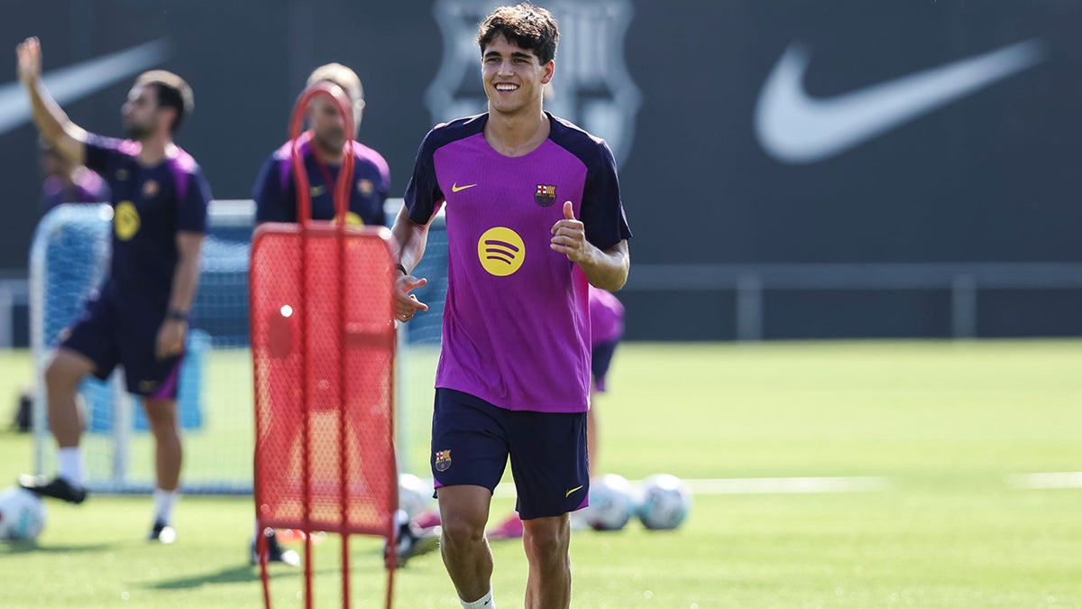 Pau Cubarsí, Futbolista