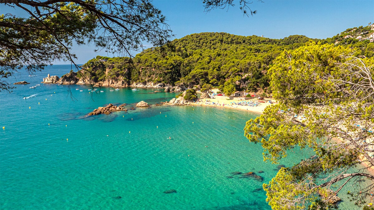 Santa Cristina, la espectacular y tranquila playa catalana elegida como la más bonita y auténtica de España por National Geographic 2025

