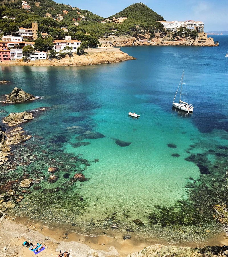 Vista de Sa Tuna i Cap Sa Sal des de la Cala