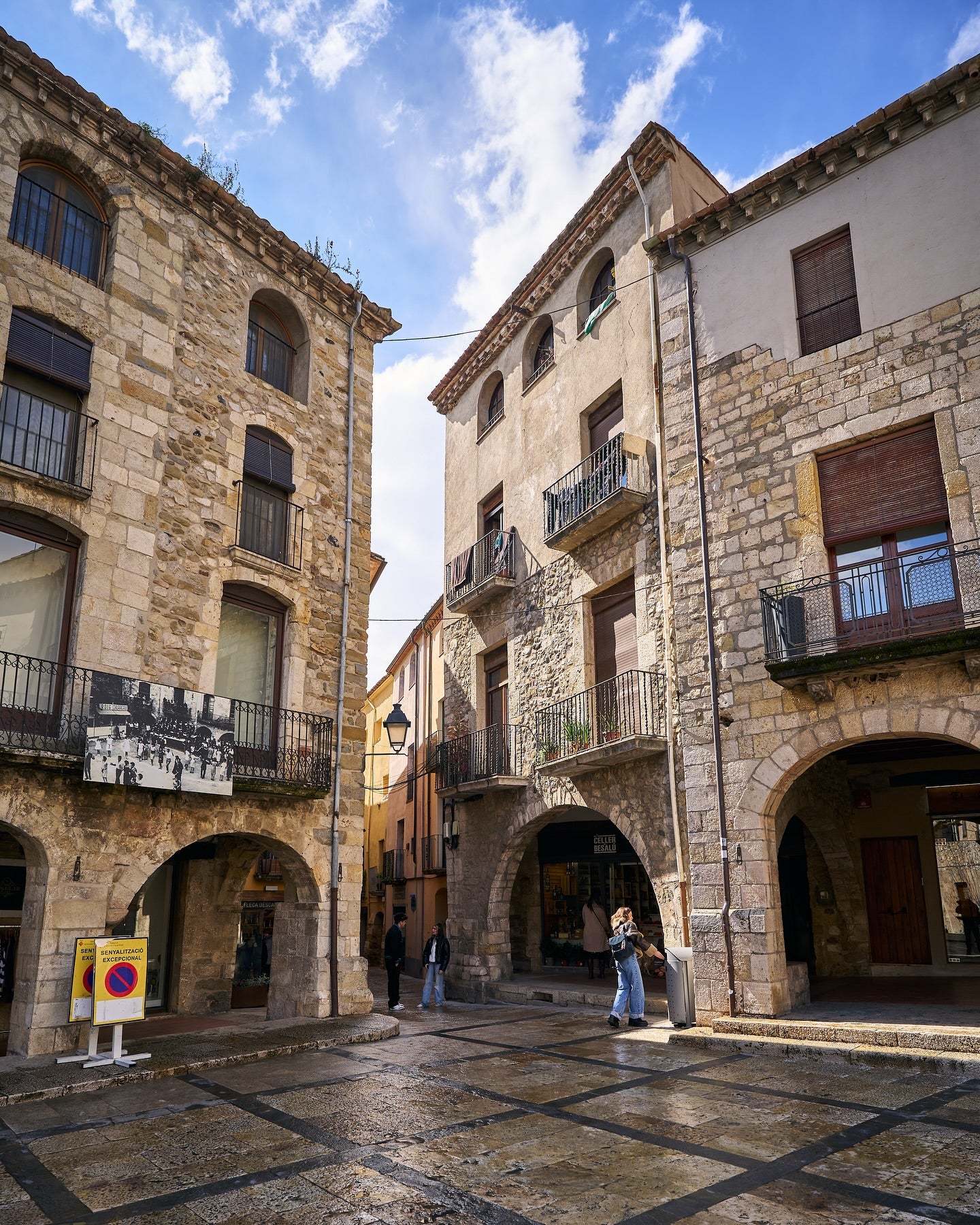 Call jueu Besalu