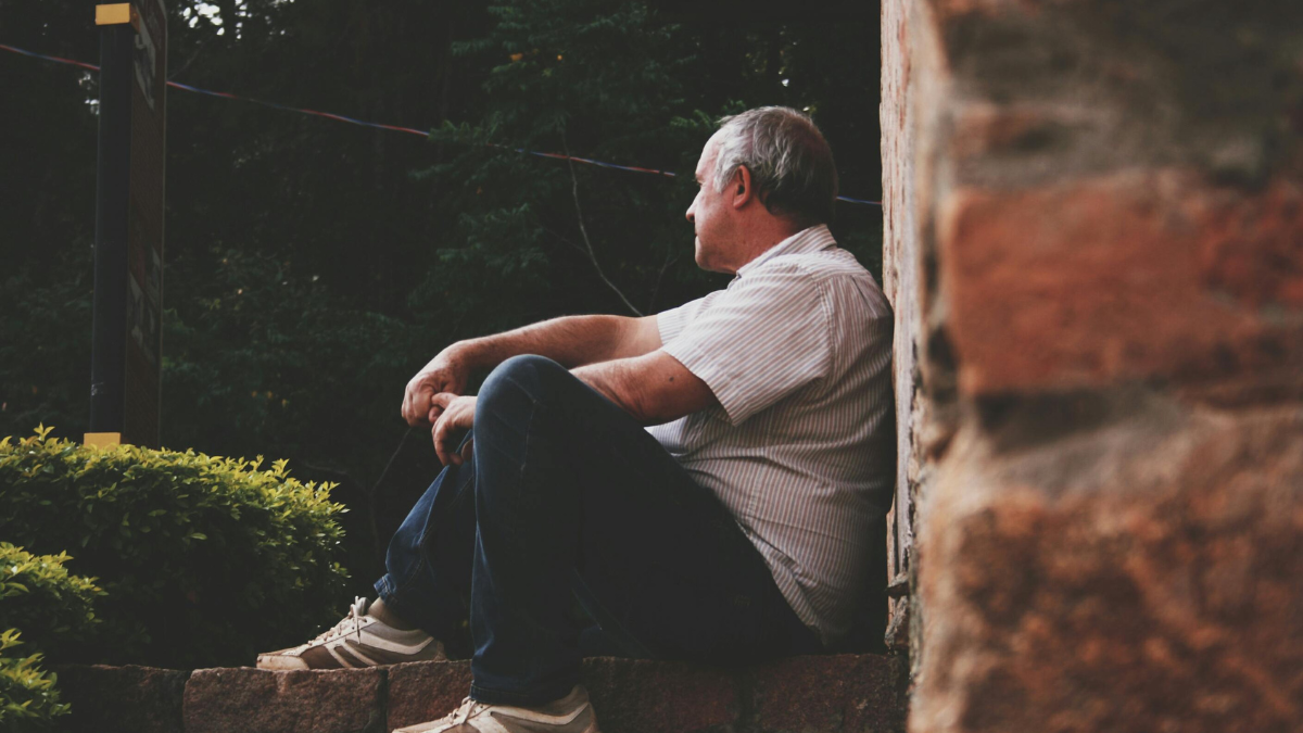 un salt d'aigua impressionant que desafia la gravetat i es converteix en la destinació perfecta per a una escapada de natura salvatge.