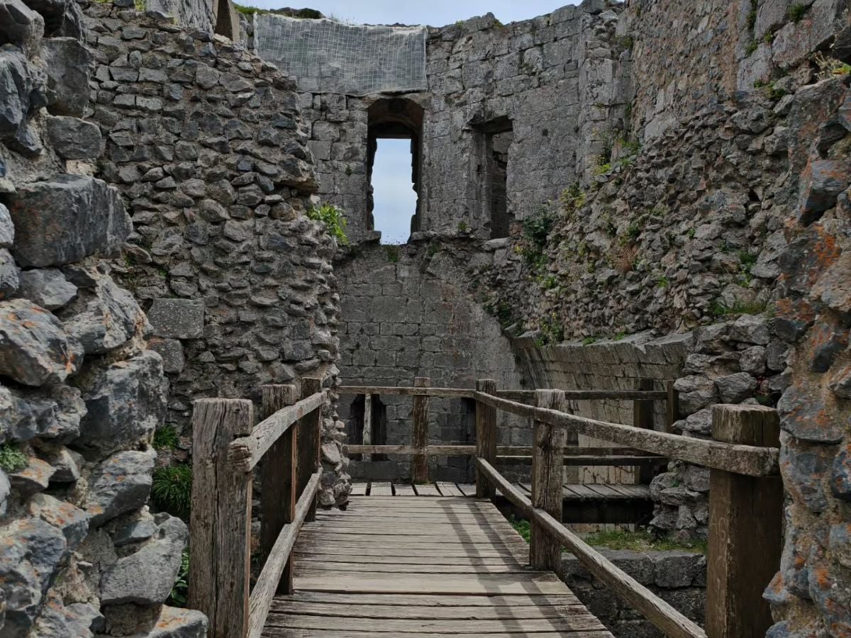 Un castell càtar en un encantador poble medieval venut per 400 escuts d’or: història viva al sud de França