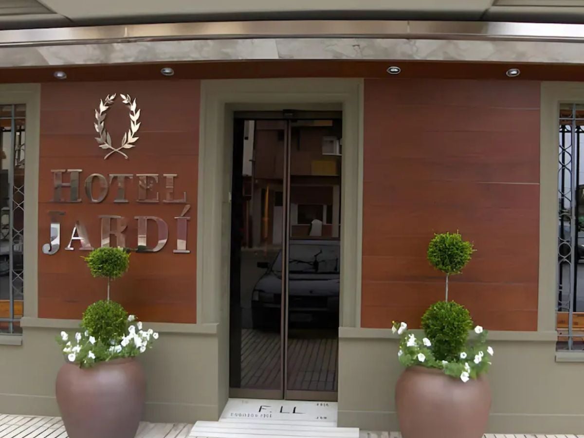 Hotel Jardí, Mollerussa/Agoda