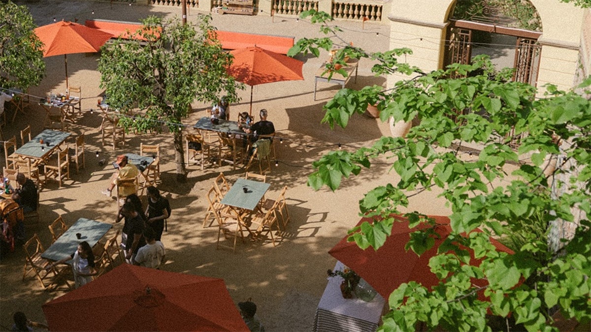 El restaurante emblemático de Montjuïc que renace entre jardines y fuentes