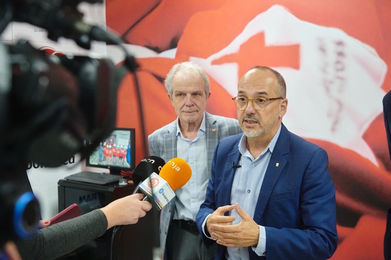 El president de la Creu Roja, Josep Quitet, i el conseller de Drets Socials, Carles Campuzano / Generalitat