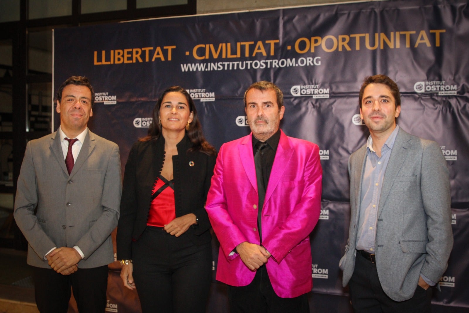 Els guardonat de l'Institut Ostrom, l'empresària Mar Alarcón i el professor Xavier Sala i Martín / Cedida