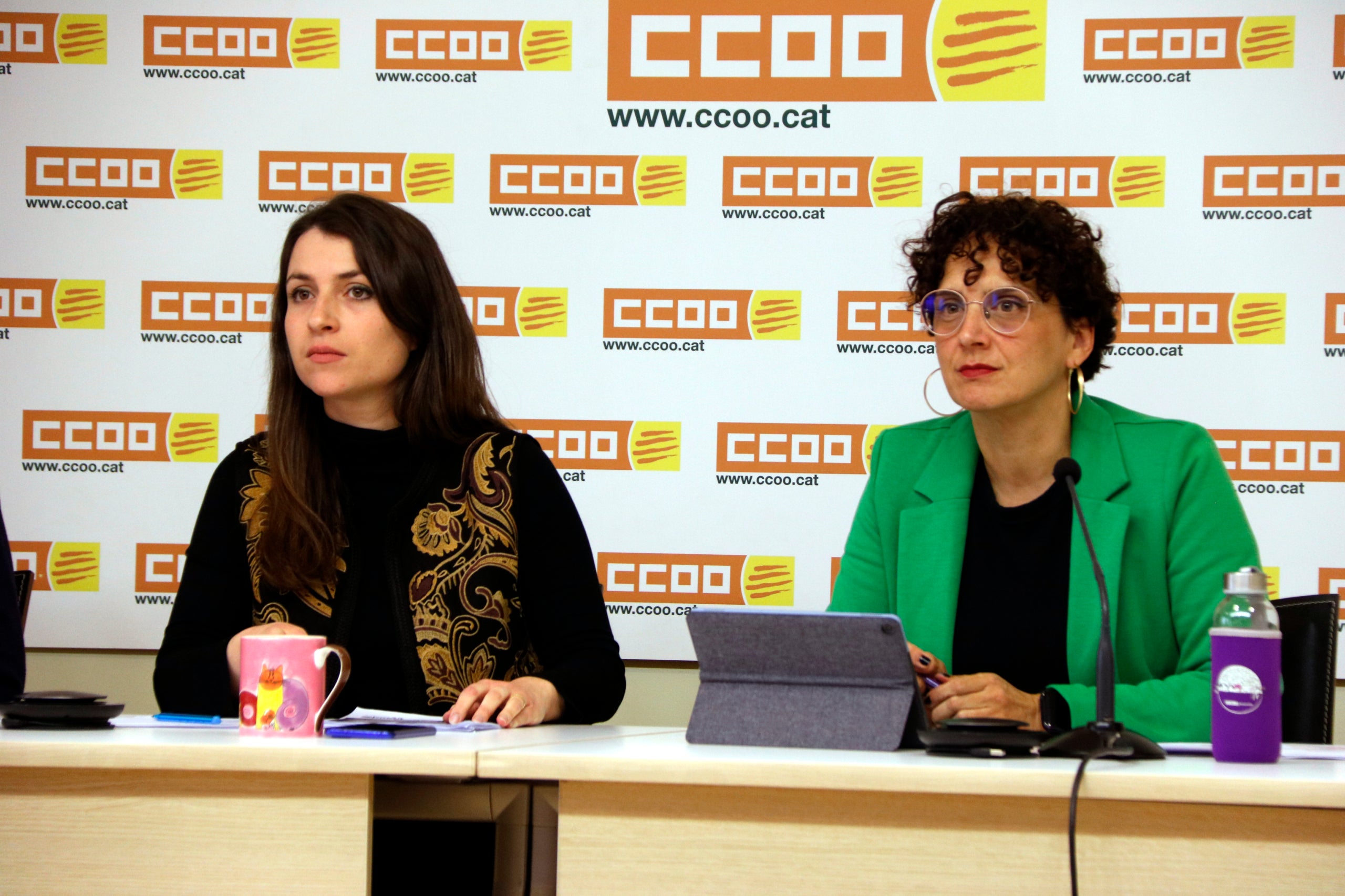 L'autora de l’estudi i sociòloga del departament de Treball i Estudis de CCOO, Irene Galì, i la secretària de Dones i Polítiques LGTBI, Mentxu Gutiérrez / ACN