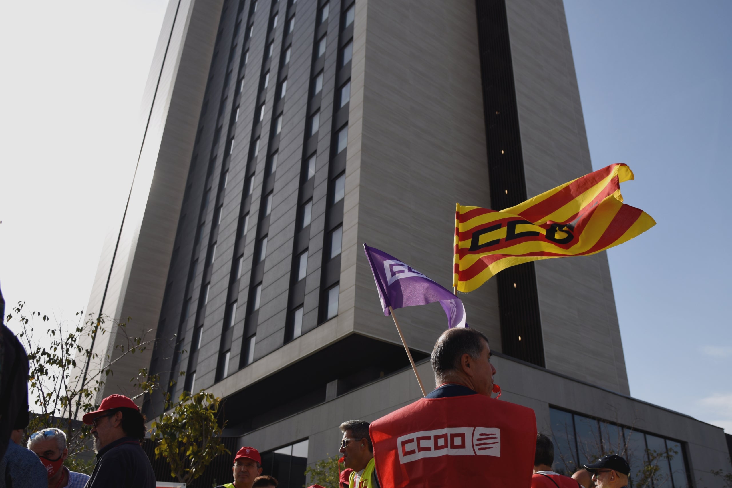 Una protesta sindical davant el recentment venut Hotel Sofia / ACN