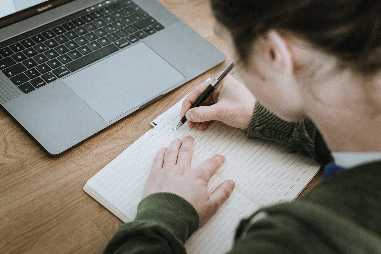 Imatge d'un estudiant / Hagar Lotte Geyer - Pixabay
