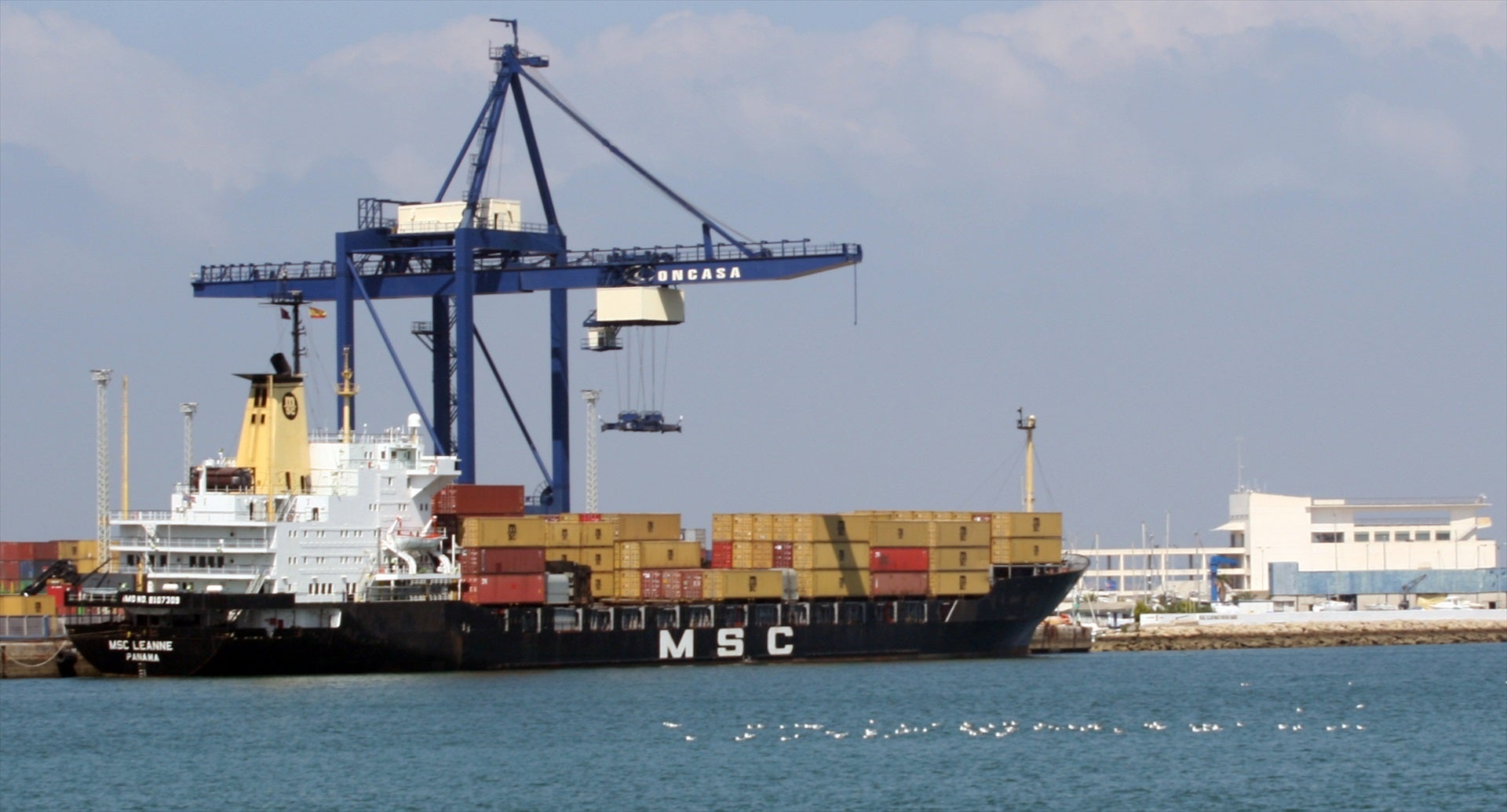 Un vaixell de mercaderies de la naviliera MSC / EP