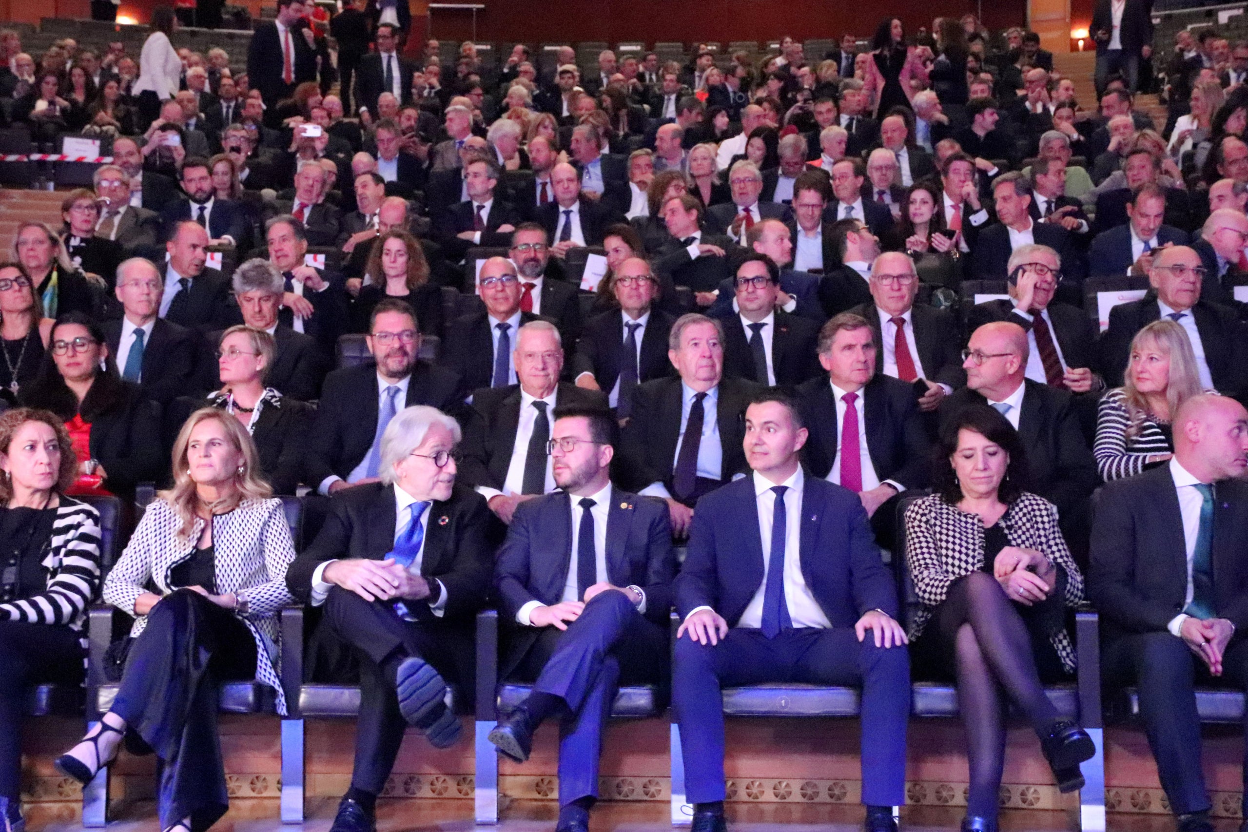 El president de Foment del Treball, Josep Sánchez Llibre, acompanyat del president de la Generalitat Pere Aragonès i el ministre d'Indústria Héctor Gómez / ACN