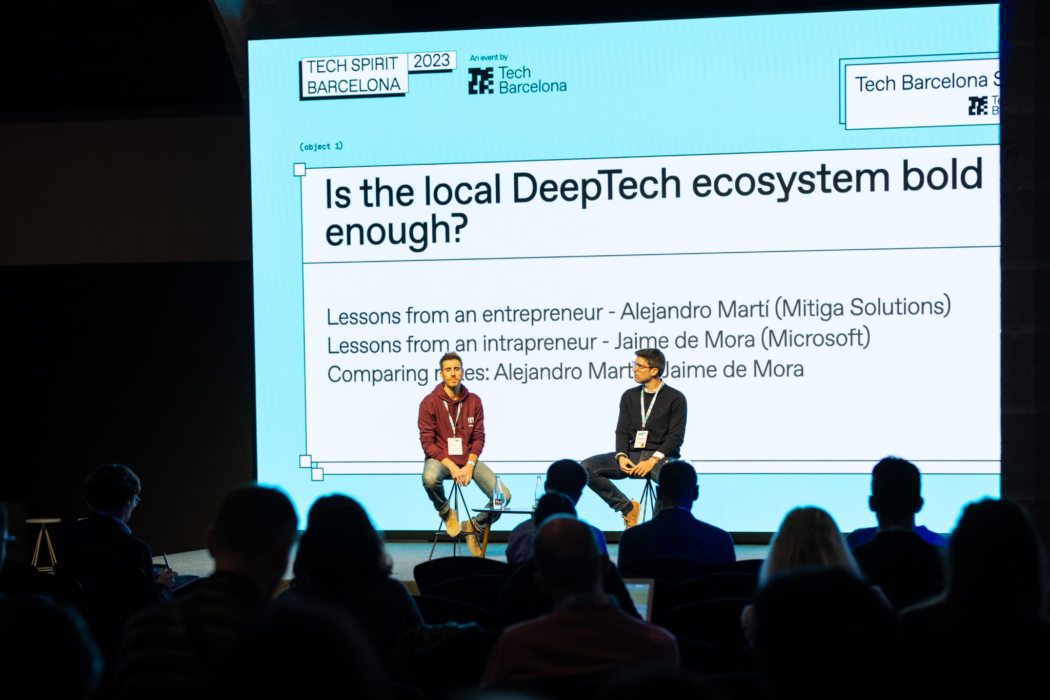 Alejandro Martí, fundador de Mitiga Solutions i Jaime de Mora, EMEA CTO, start-ups i Unicorns de Microsoft durant la seva presentació al Tech Spirit / Cedida