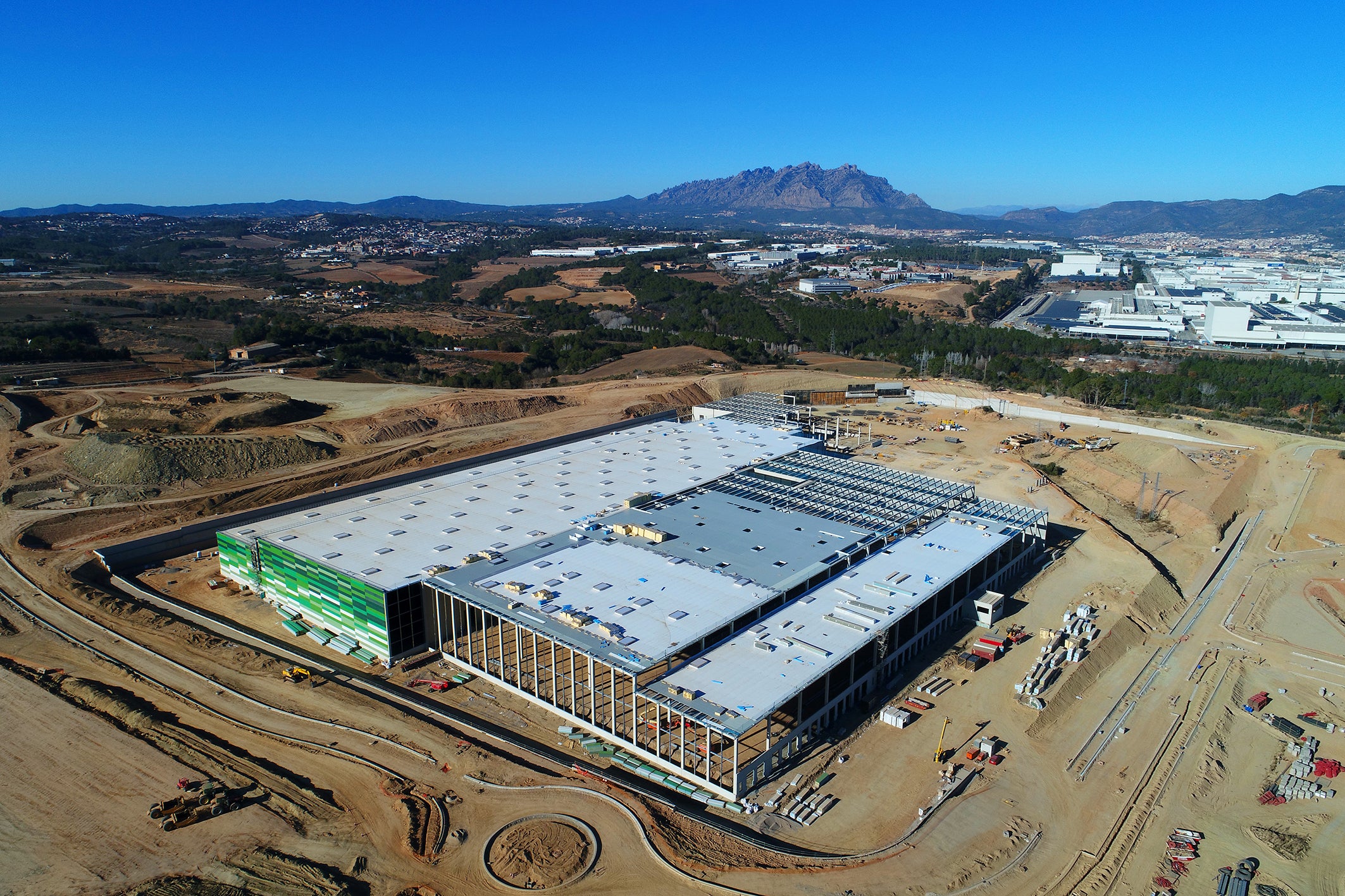 Imatge aèria de la nau que s'està aixecant a Martorell / ACN-Lidl