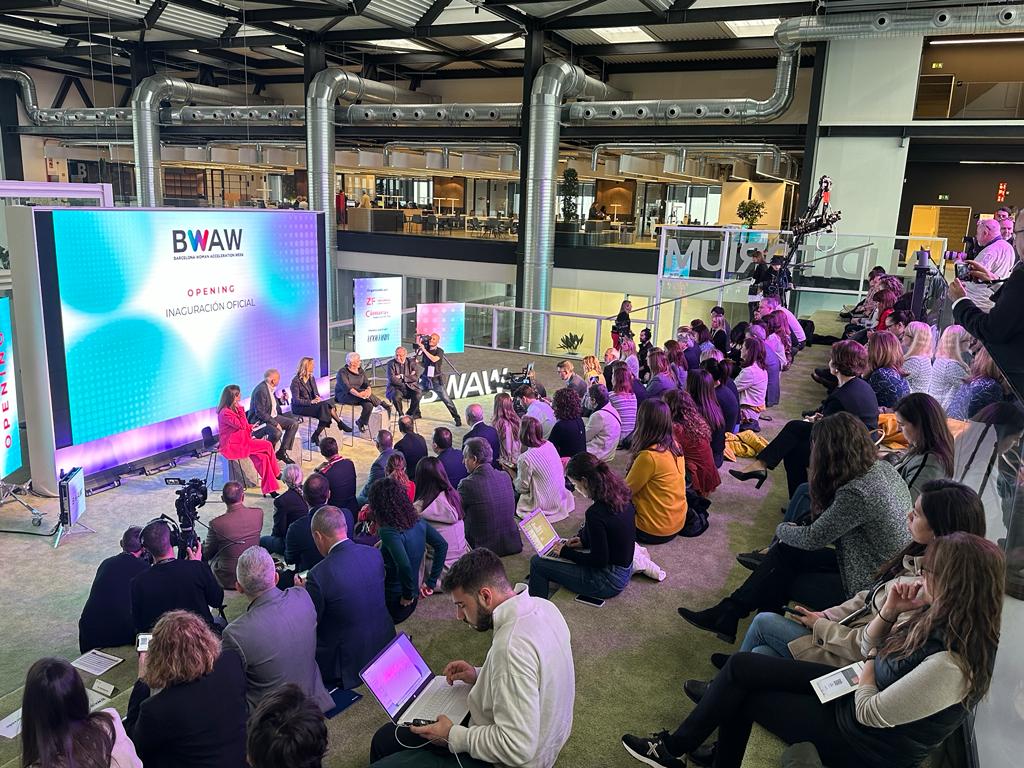 La presentació de la quarta edició de la Barcelona Women Acceleration Week, al DFactory de la Zona Franca / CZFB