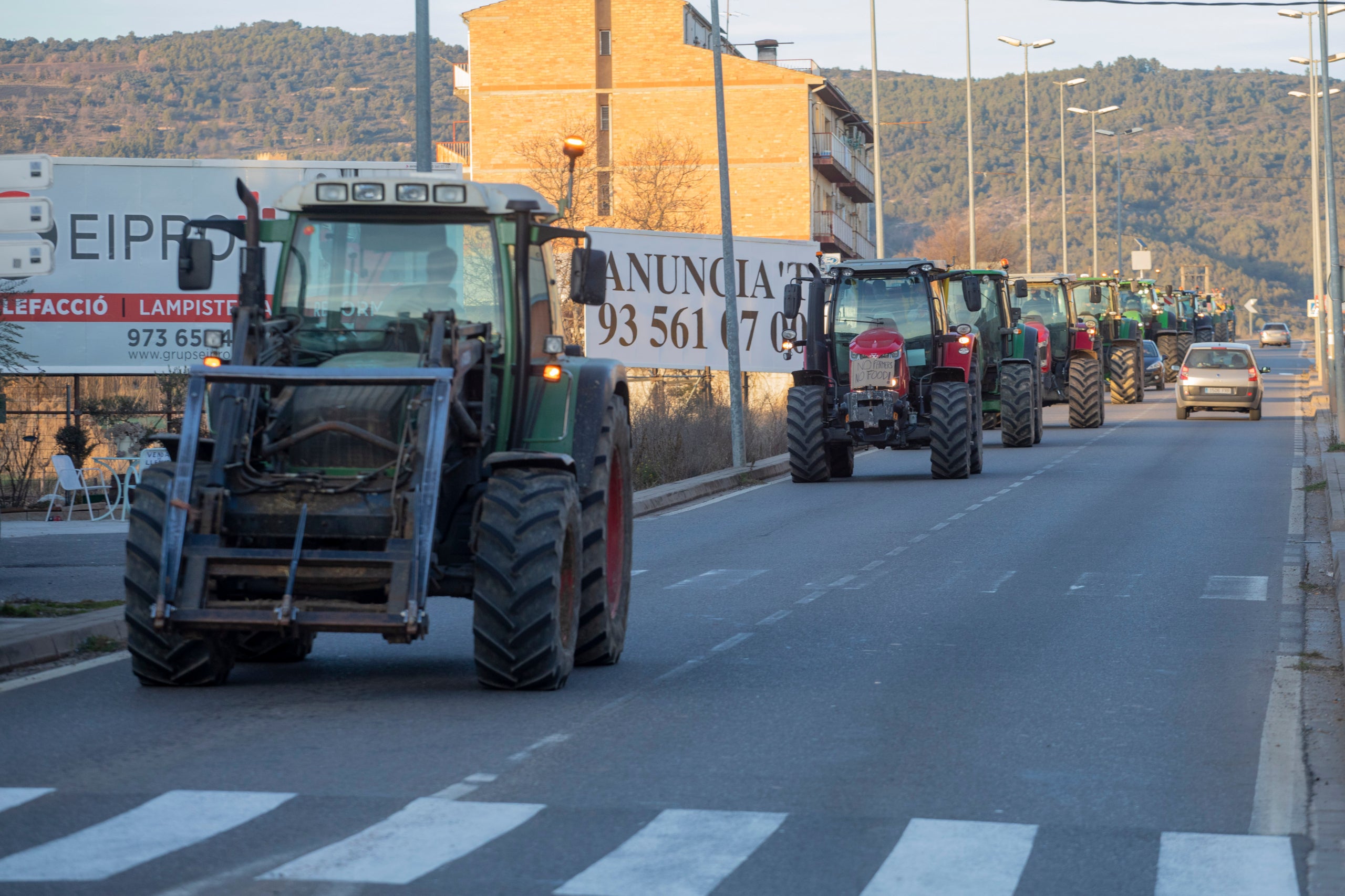 Una de les marxes lentes en protesta per l'escalada de preus / Jordi Peró (ACN)
