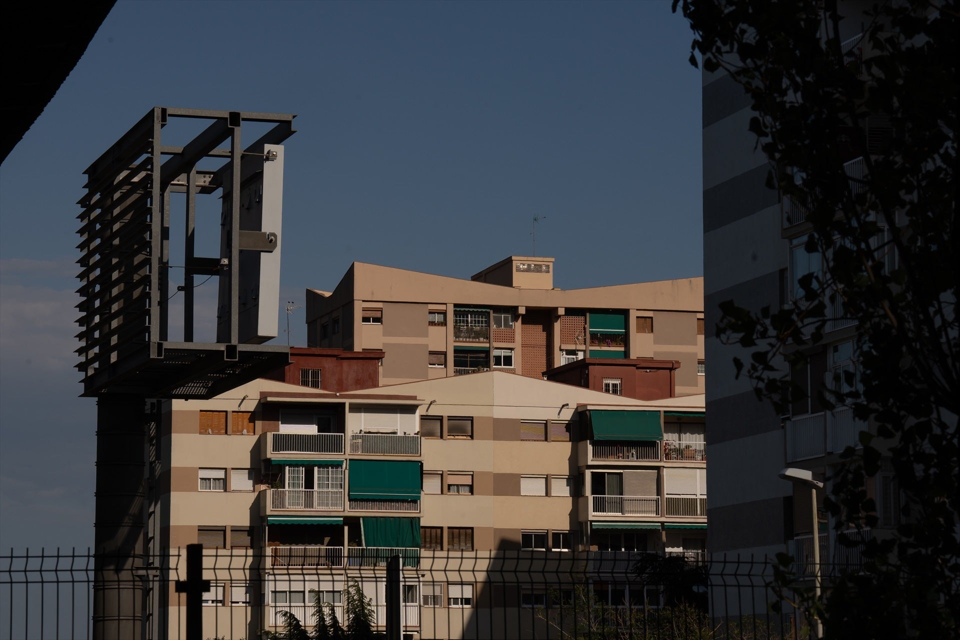 Imatge d'arxiu de diversos edificis d'habitatges a Barcelona / David Zorrakino - Europa Press