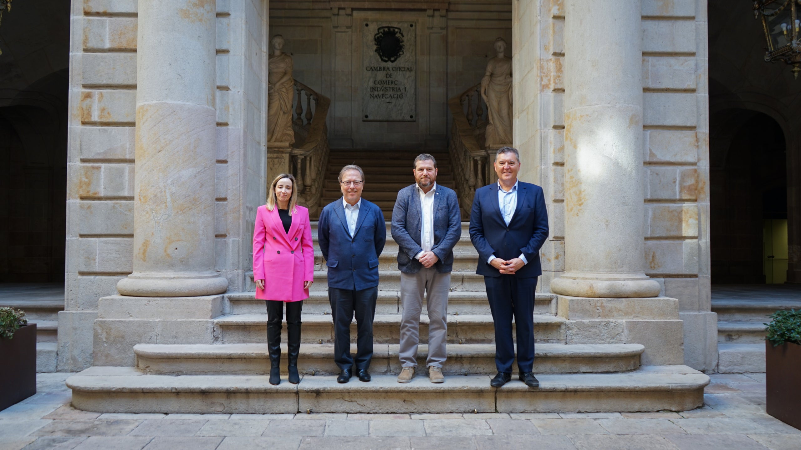 Los miembros del CDRA del Prat: Eva Valenzuela, directora del Aeropuerto de Barcelona – El Prat, Josep Santacreu, presidente de la Cámara de Comercio de Barcelona; Marc Sanglas, secretario de Movilidad e infraestructuras del departamento de Territorio de la Generalitat de Cataluña y presidente del CDRA, y Jordi Valls, cuarto Teniente de Alcaldía del Ayuntamiento de Barcelona 