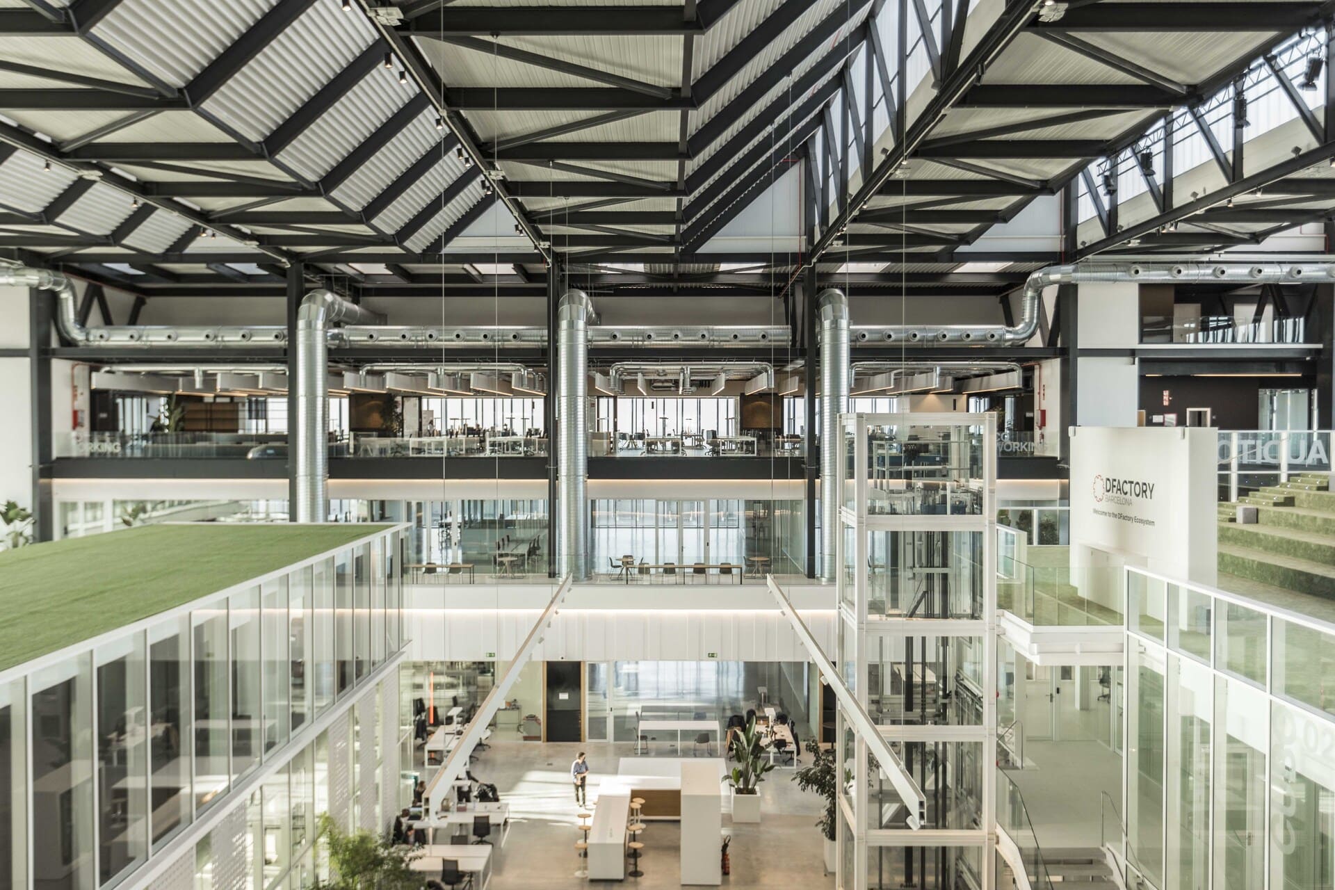 Imatge interiro de l'edifici DFactory / Consorci de la Zona Franca de Barcelona