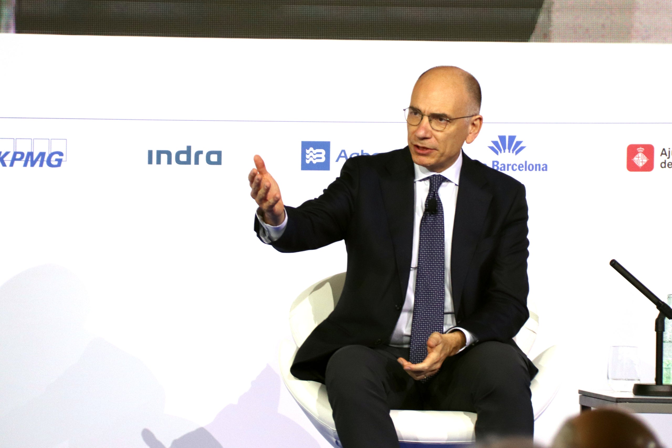 El director de l'institut Jacques Delors i exprimer ministre italià Enrico Letta a la 39a Reunió del Cercle d'Economia / ACN