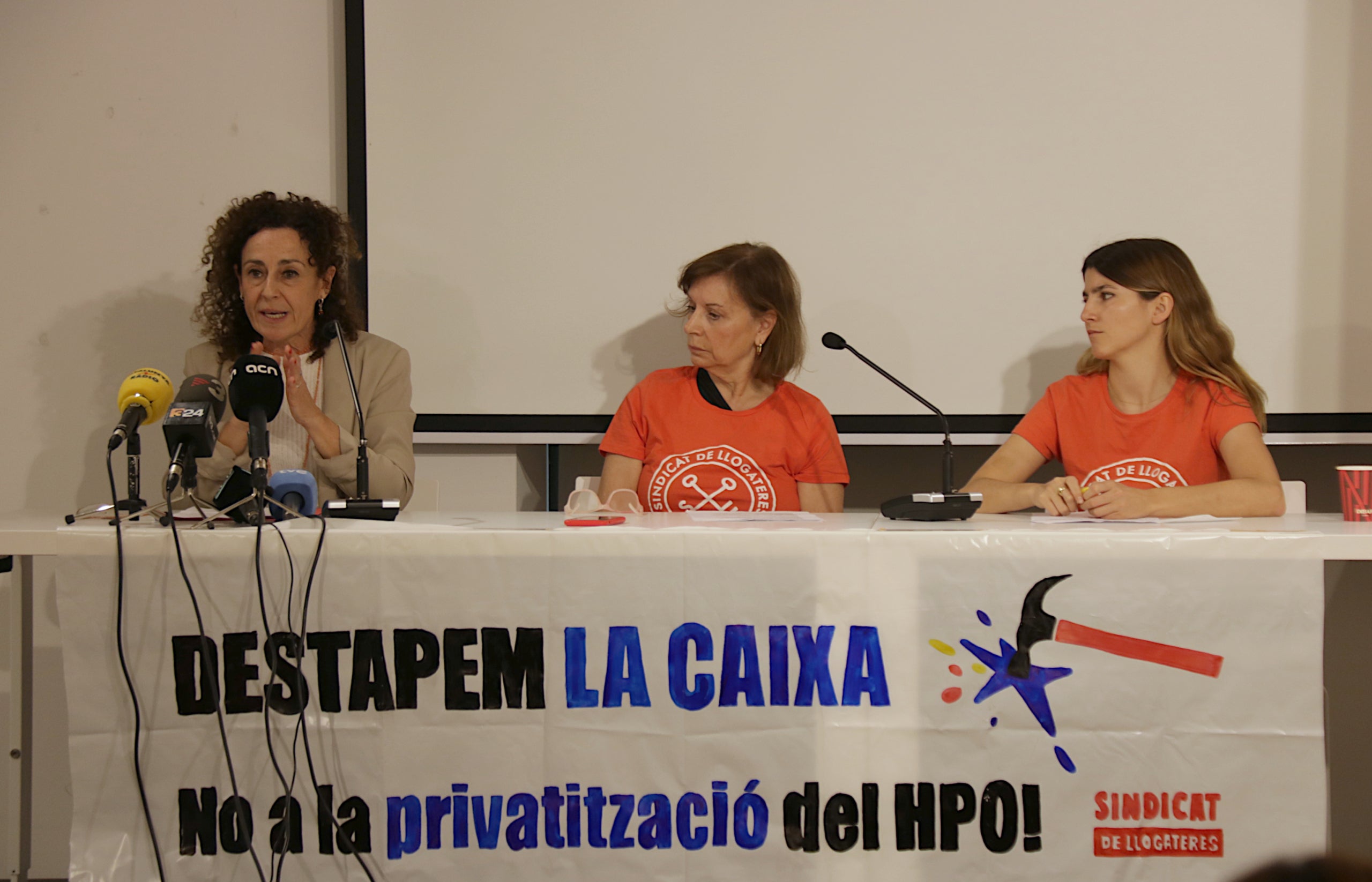 Imatge de la roda de premsa on s'ha resentat la demanda contra Inmocriteria / ACN
