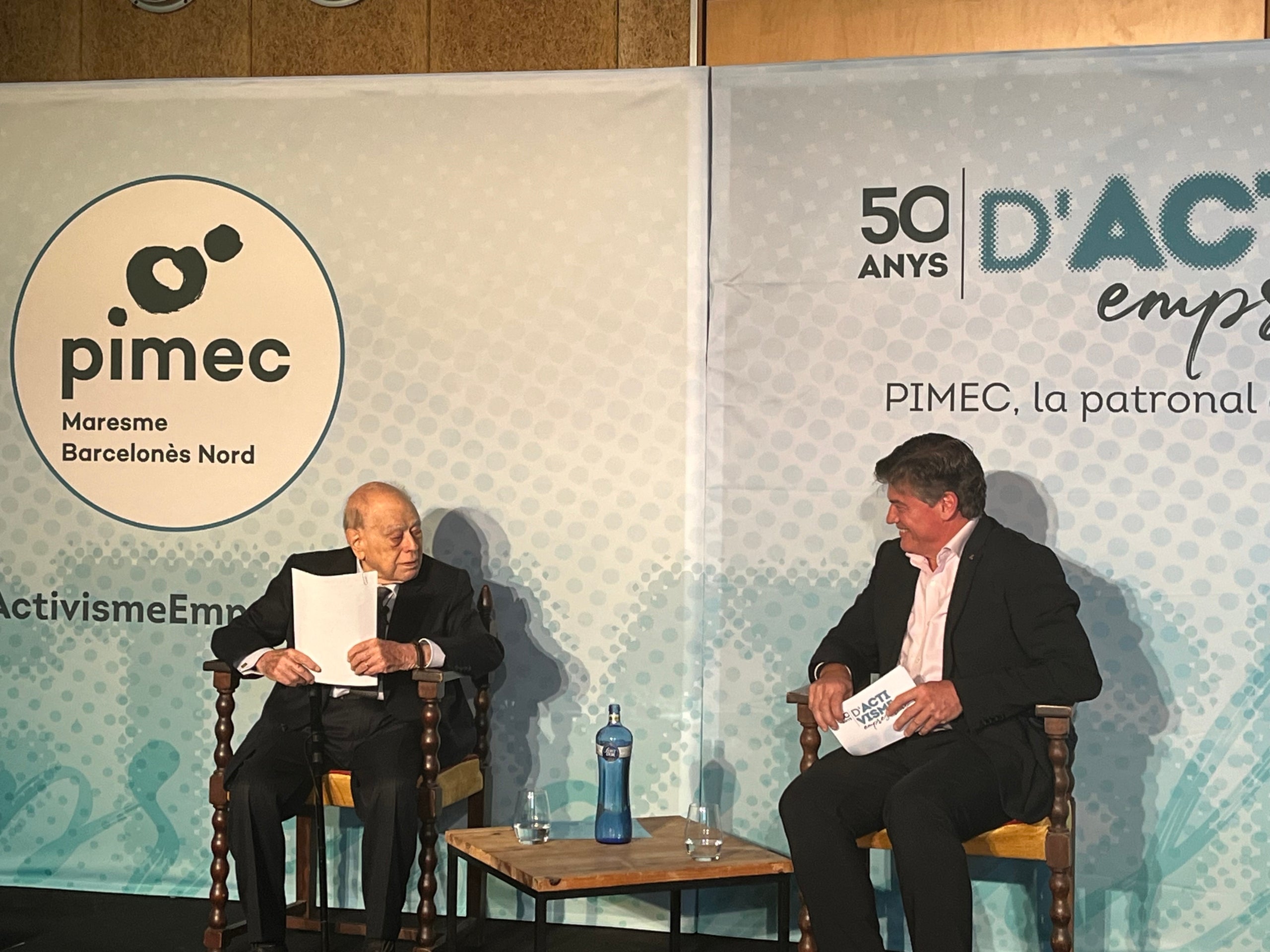 L'expresident de la Generalitat Jordi Pujol acompanyat del president de Pimec Antoni Cañete a la celebració del 50 aniversari de l'organització / AP