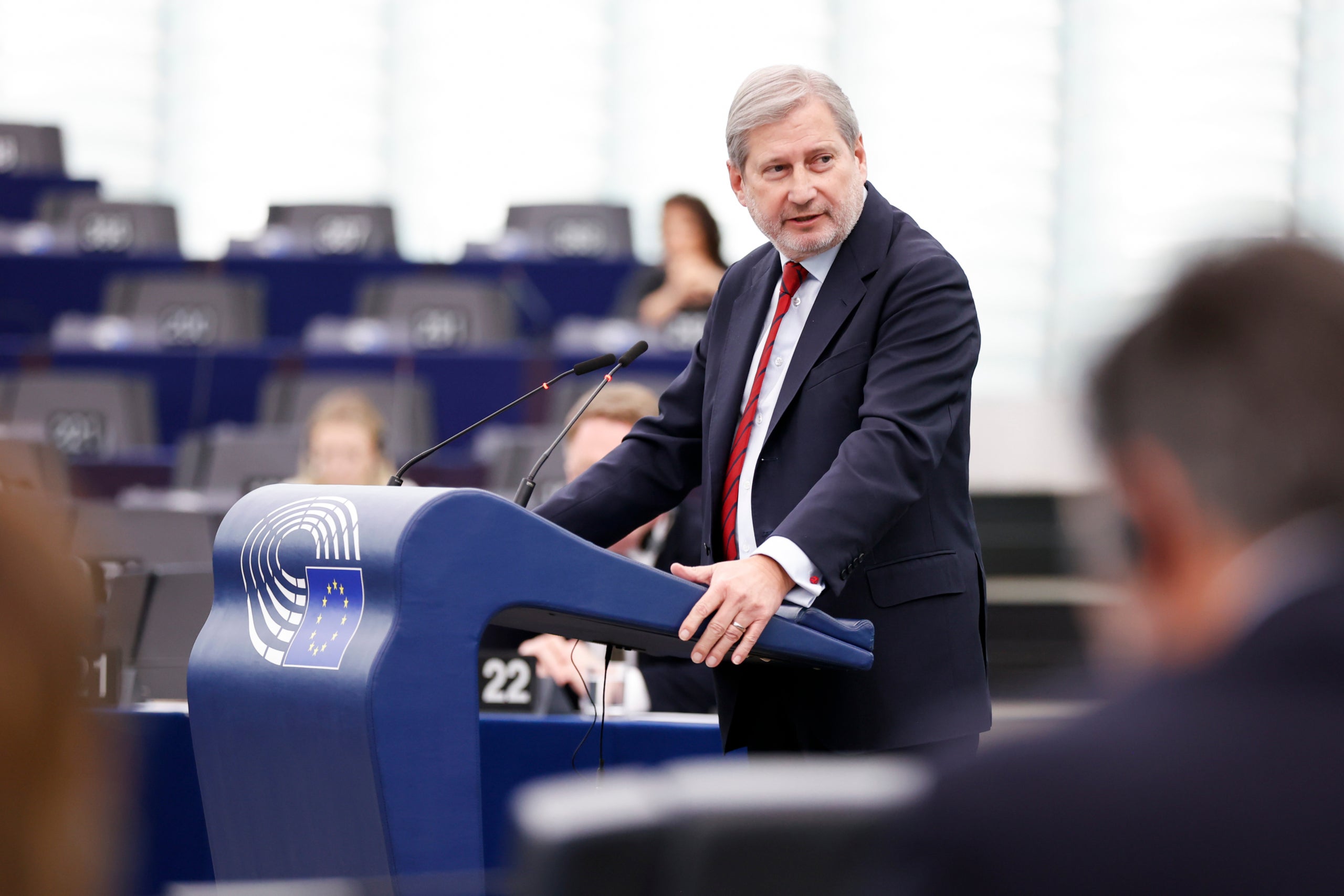 El comissari de Pressupost, Johannes Hahn, en el debat sobre el 'cas Koldo' / Parlament Europeu