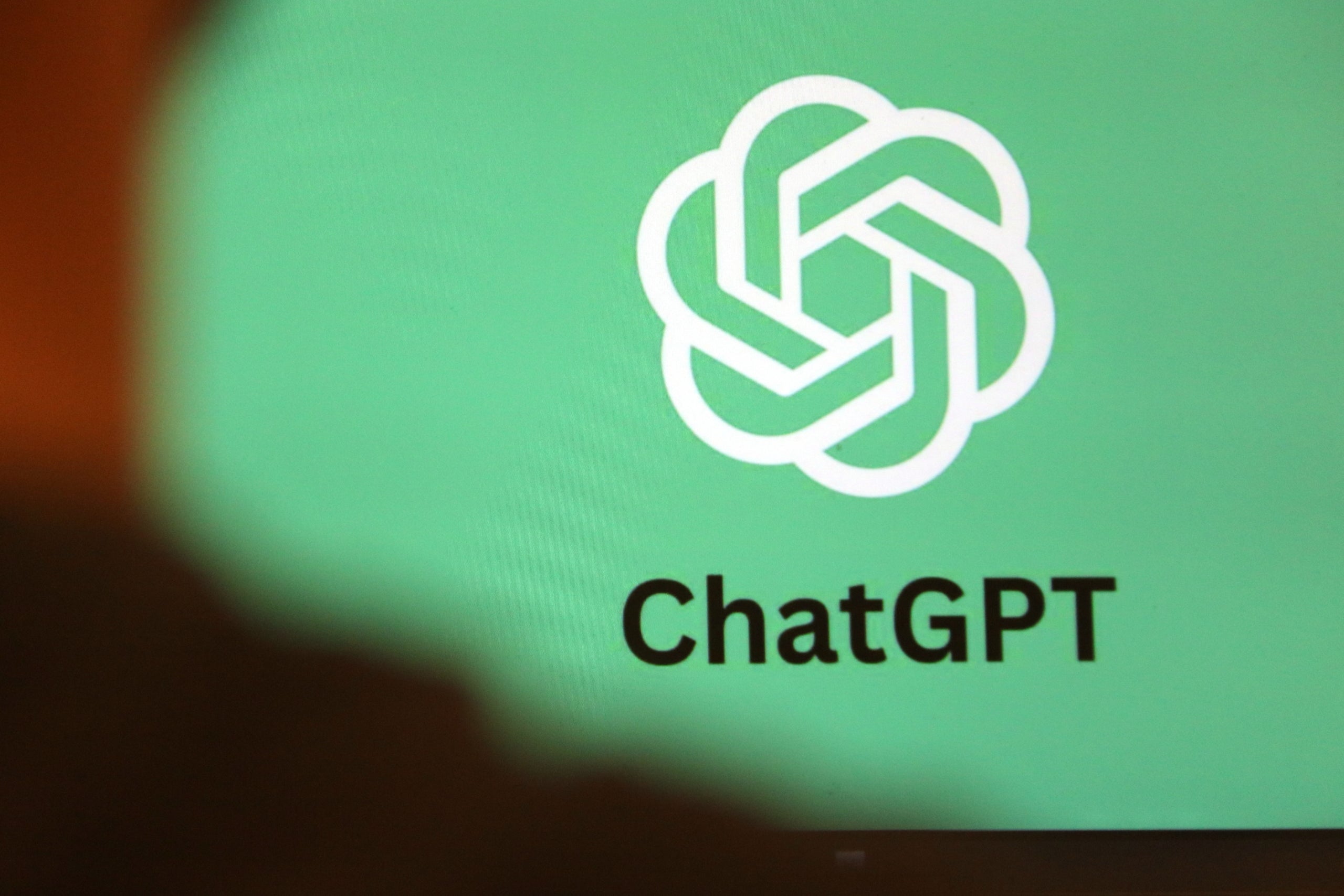 Un usuari entra a ChatGPT | Aina Martí (ACN)