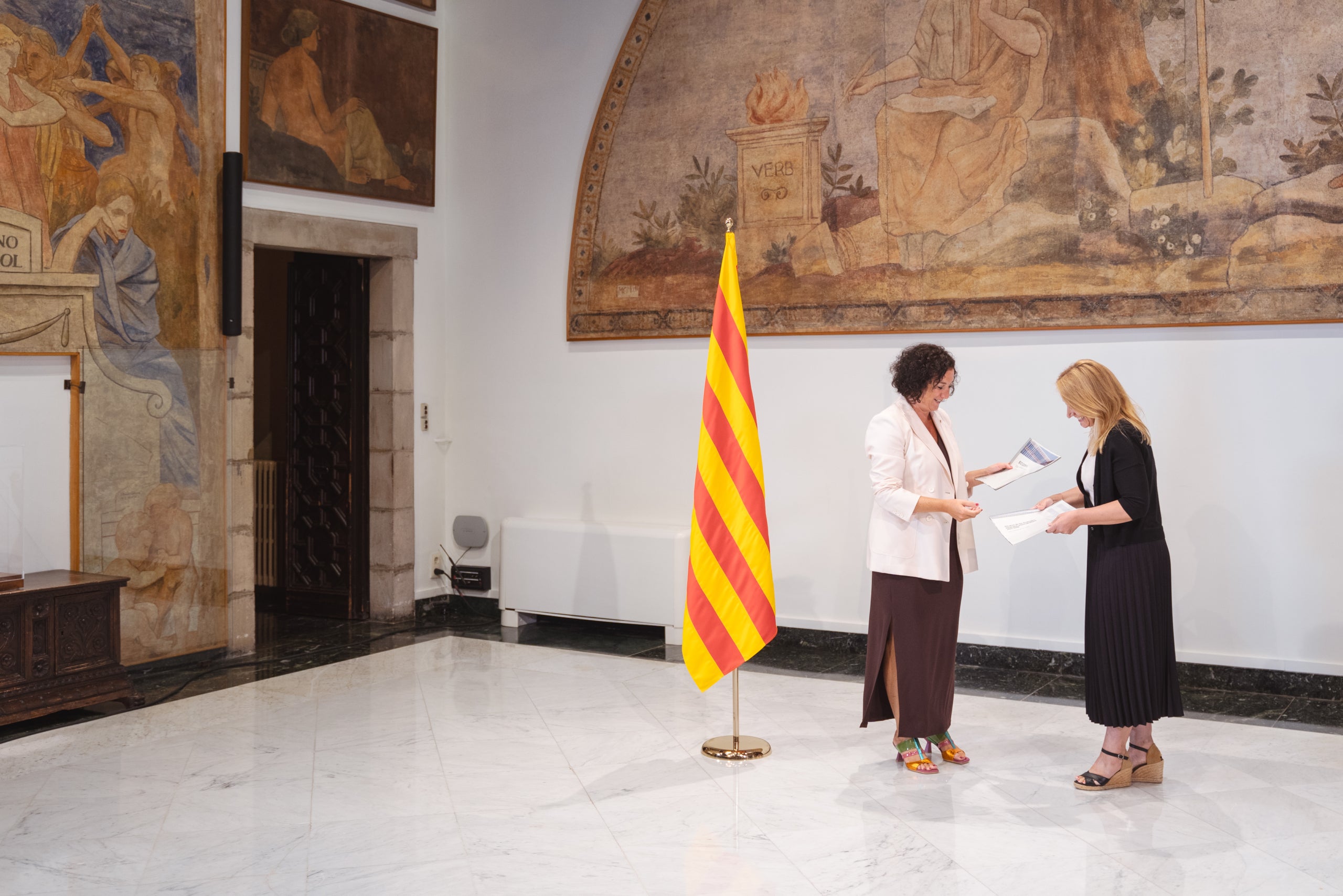 La consellera Romero rep el traspàs de carpetes de la seva predecessora, Natàlia Mas / ACN