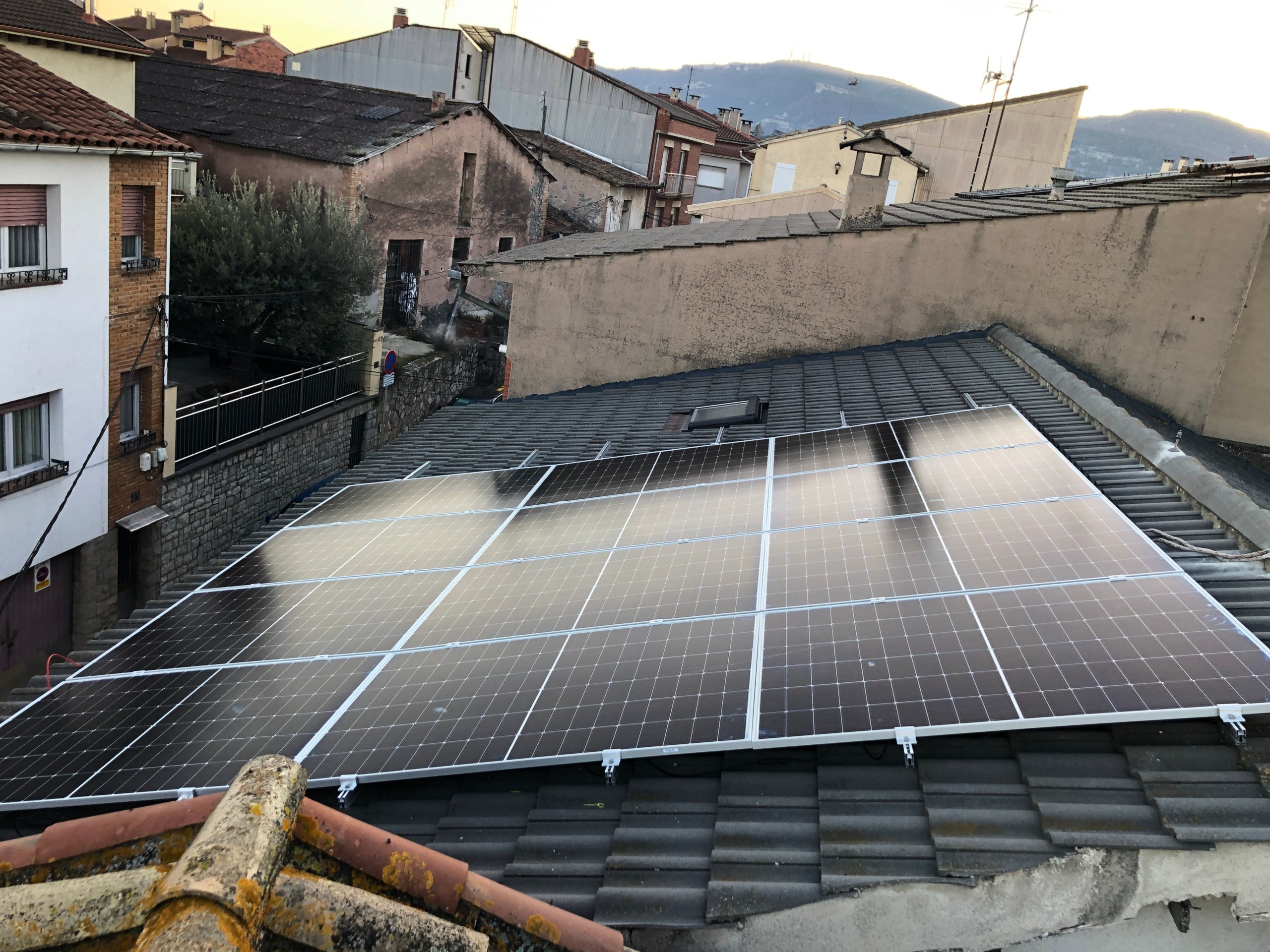 Imatge d'arxiu d'unes plaques solars a Sant Cugat del Vallès / ACN