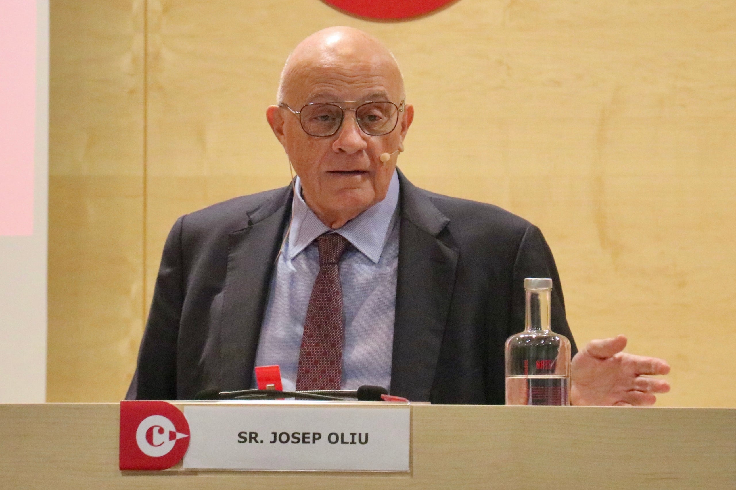 El presidente del Banco Sabadell, Josep Oliu, en una intervención en la Cámara de Comercio de la ciudad vallesana / ACN