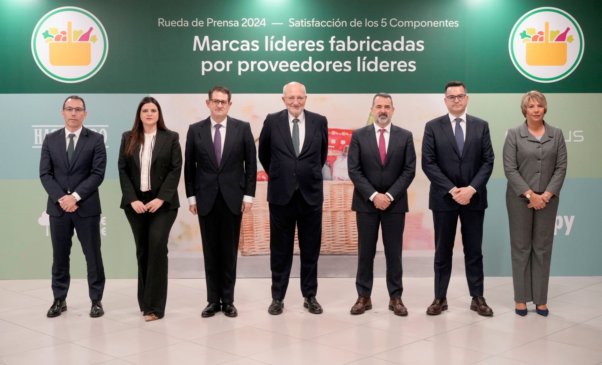 Los miembros del comité de dirección de Mercadona alrededor del presidente, Juan Roig / Cedida