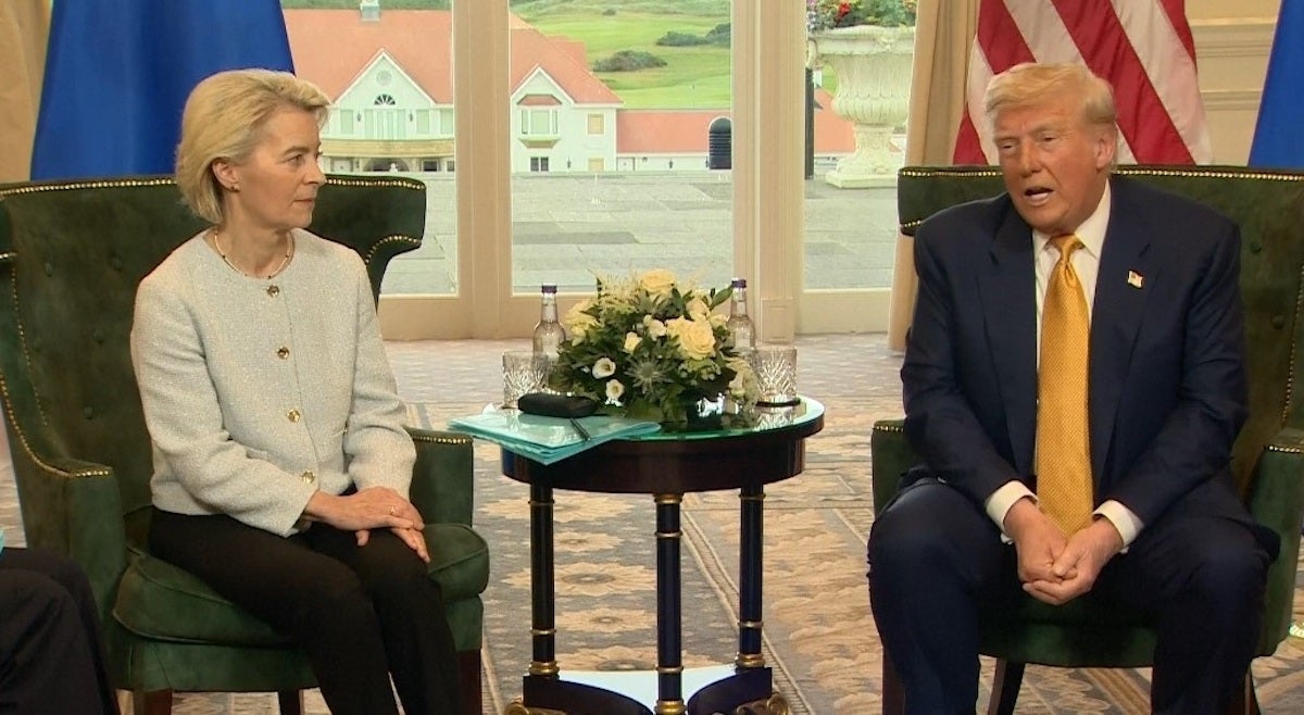 Ursula von der Leyen y Donald Trump, en Escocia / REMESA / HANDOUT por la Comisión Europea