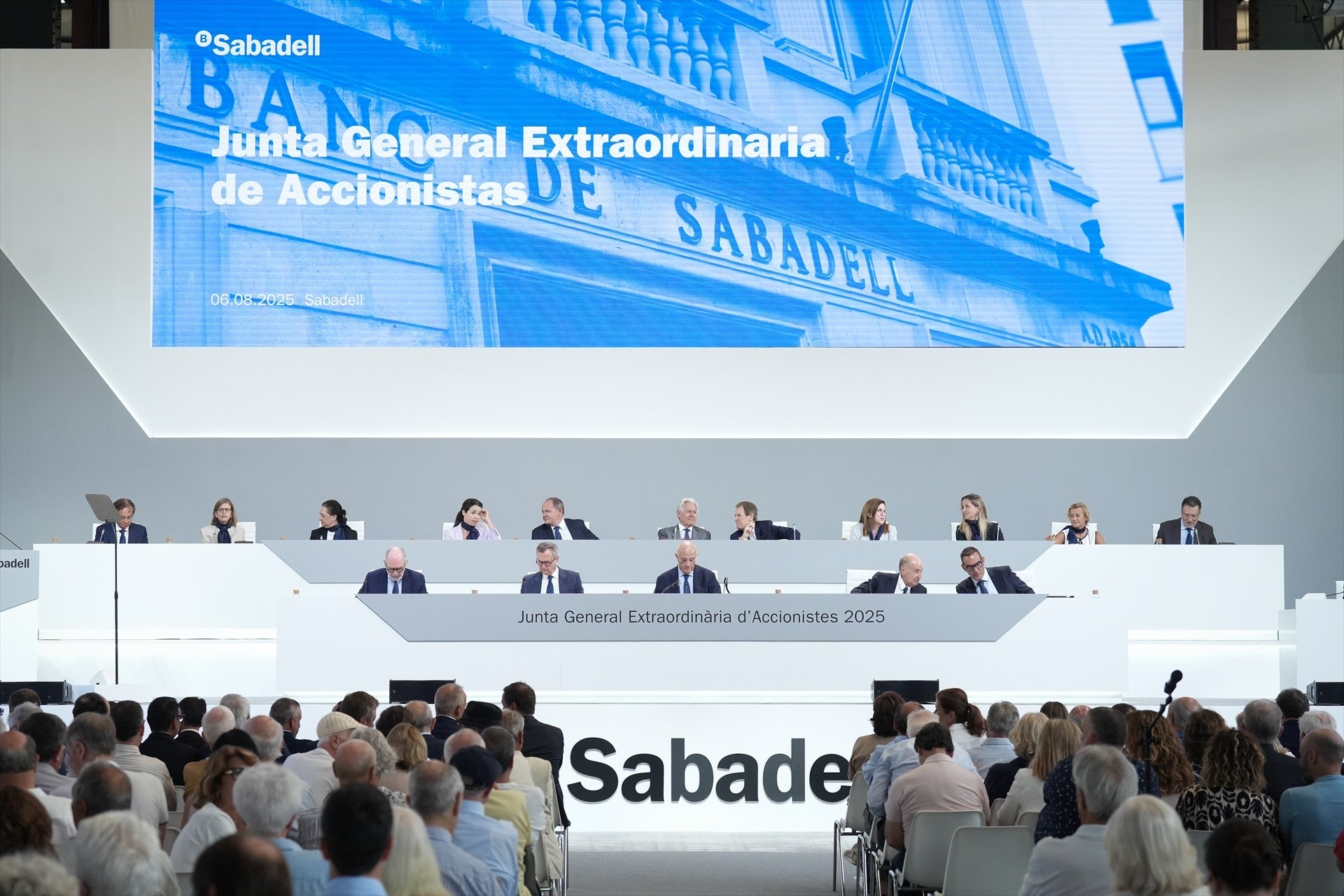 Los accionistas del Sabadell en una de las juntas extraordinarias del 6 de agosto / EP