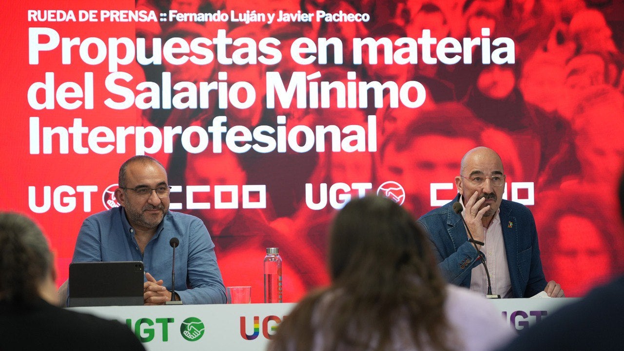 El secretari d'Acció Sindical i Transicions Estratègiques de CCOO, Javier Pacheco, i el vicesecretari general de Política Sindical d'UGT, Fernando Luján | ACN