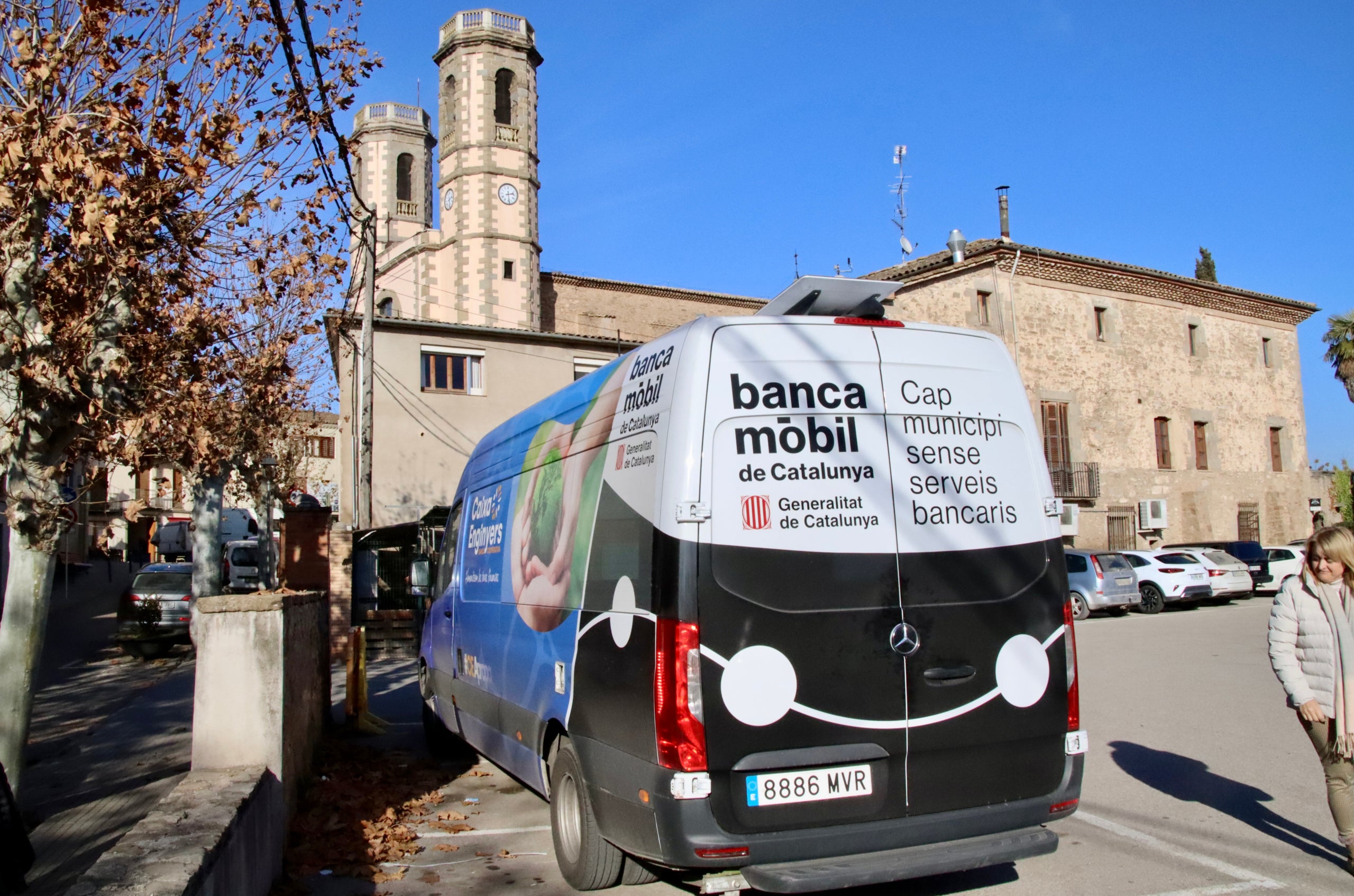 La banca mòbil passa dues vegades al mes per Olost (Lluçanès) / ACN