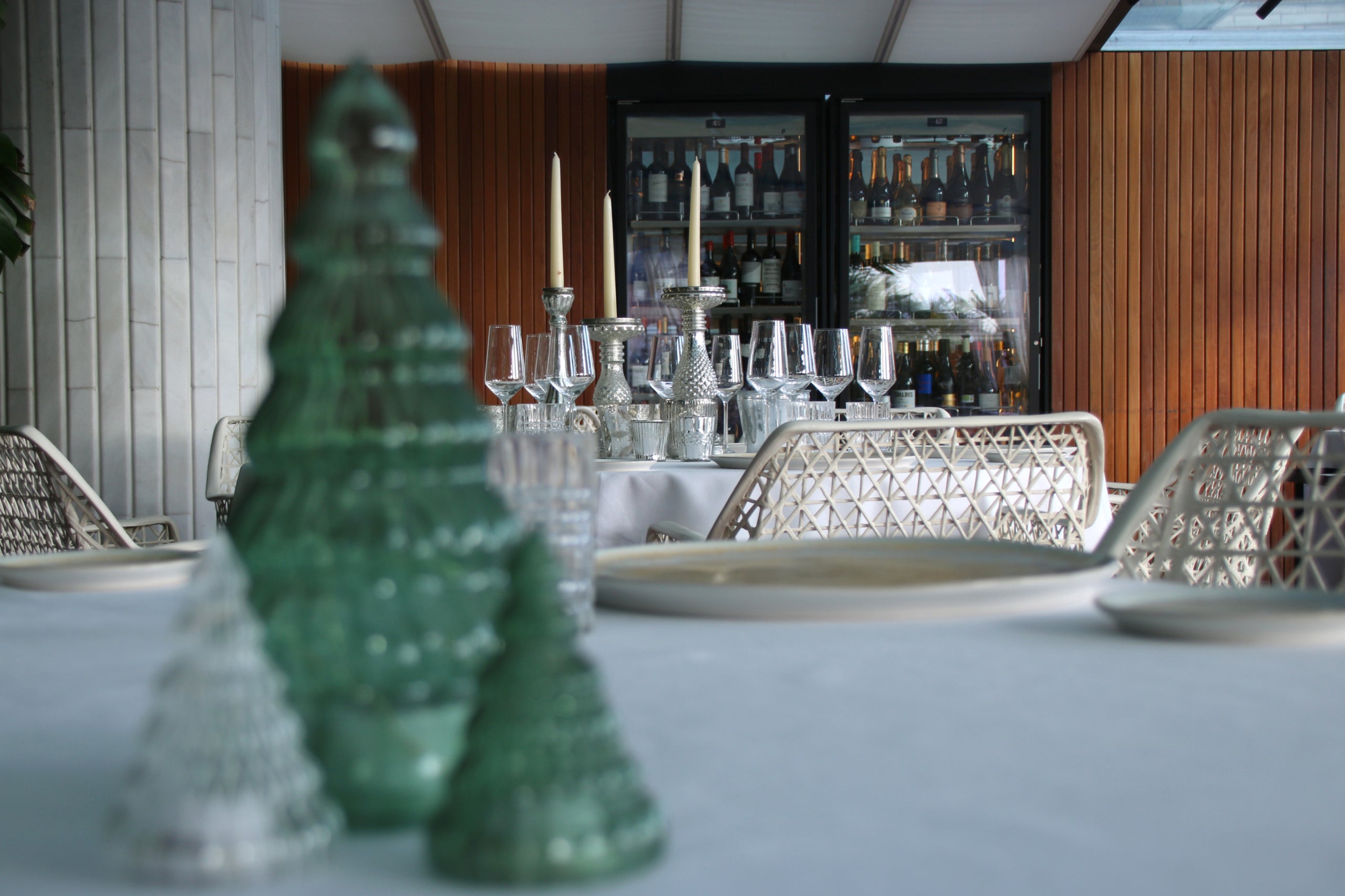 Los preparativos en el comedor del Hotel Claris de cara a la despedida de año | Albert Hernàndez Ventós (ACN)