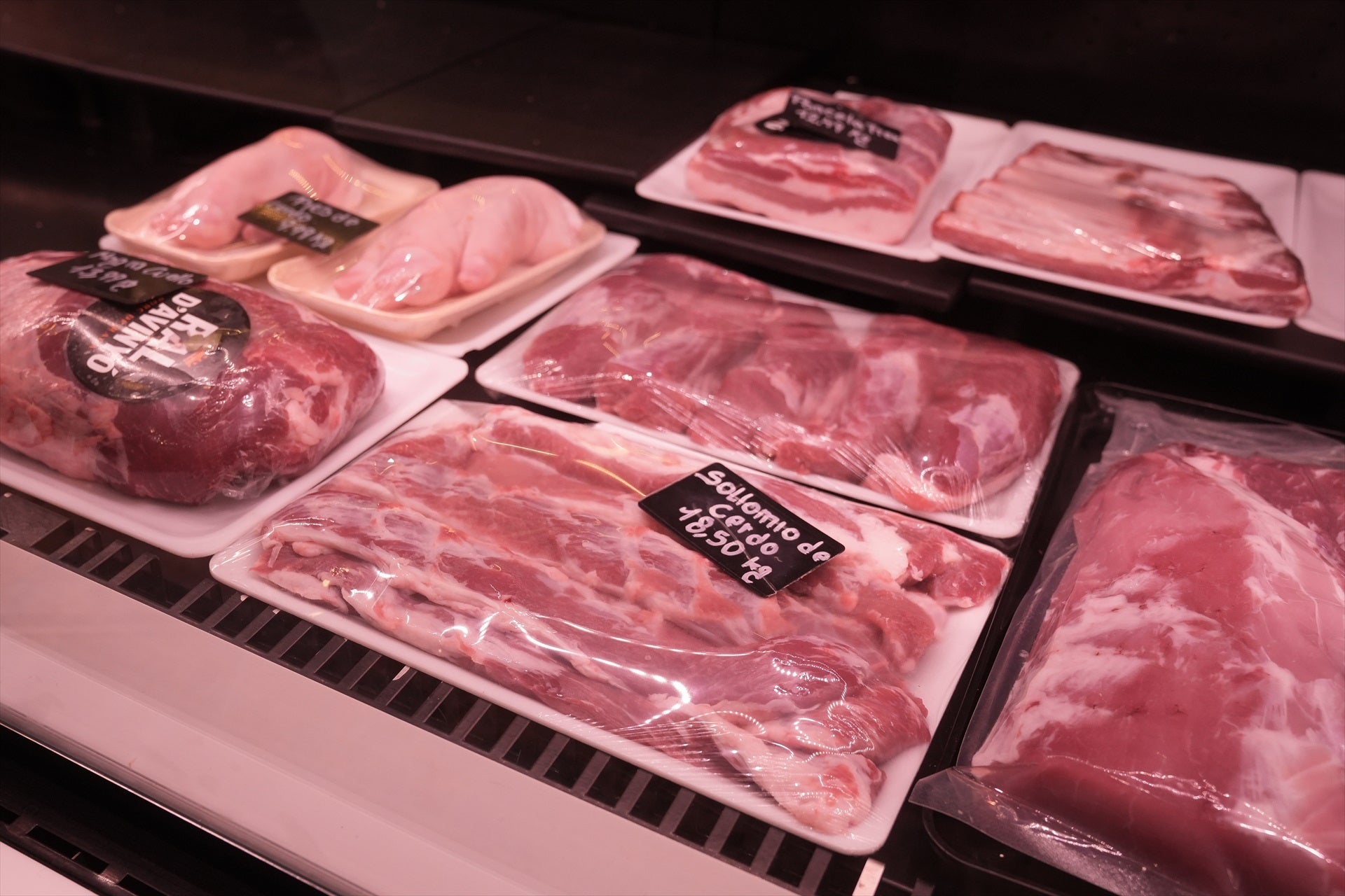 Carn de porc a la venda en un mercat de Barcelona / Europa Press