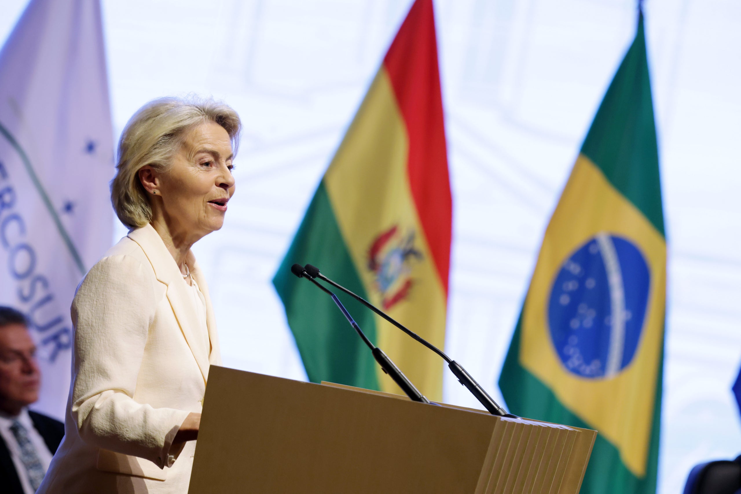 La presidenta de la Comissió Europea, Ursula von der Leyen, durant l'acte de firma de l'acord comercial UE-Mercosur / Comissió Europea
