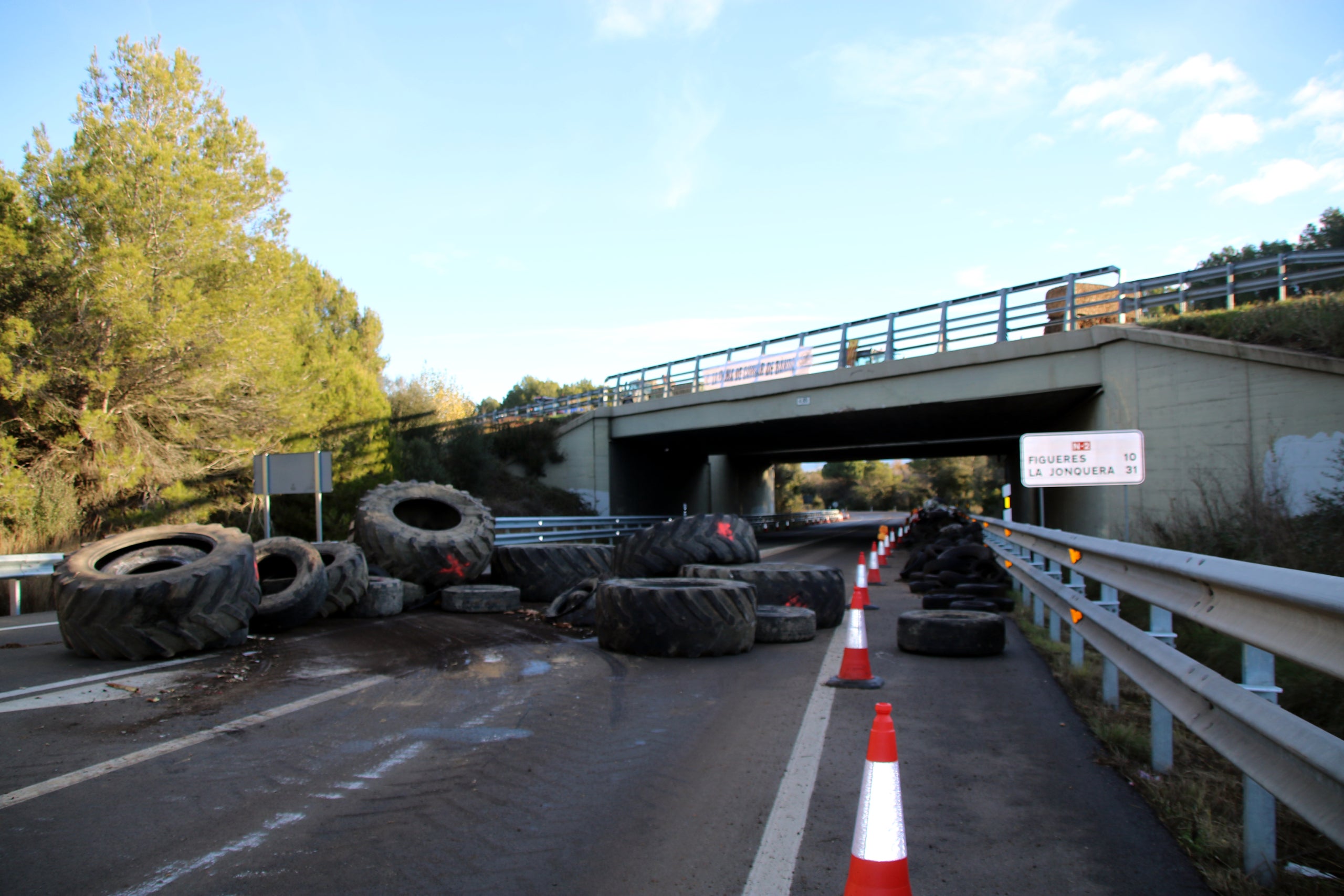 Corte de la N-II por la protesta de los agricultores por el acuerdo de la UE con el Mercosur / ACN-Berta Artigas Fontàs