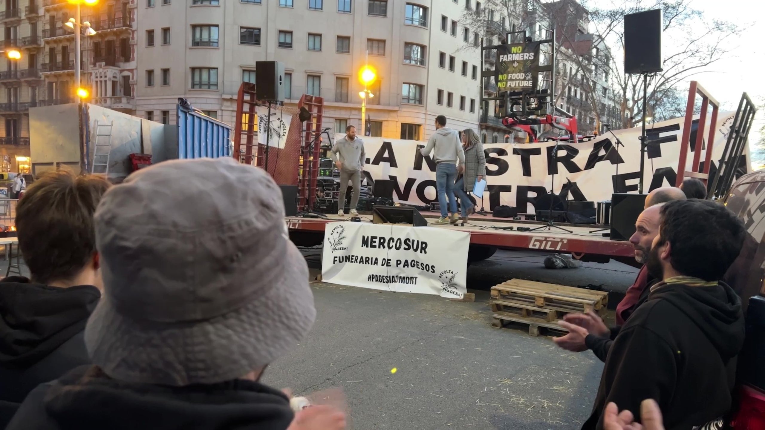 L'escenari de la concentració pagesa a Barcelona / ACN