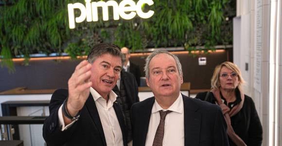 El president de la patronal de les pimes catalanes Pimec, Antoni Cañete, amb el ministre espanyol d'Indústria, Jordi Hereu / ACN