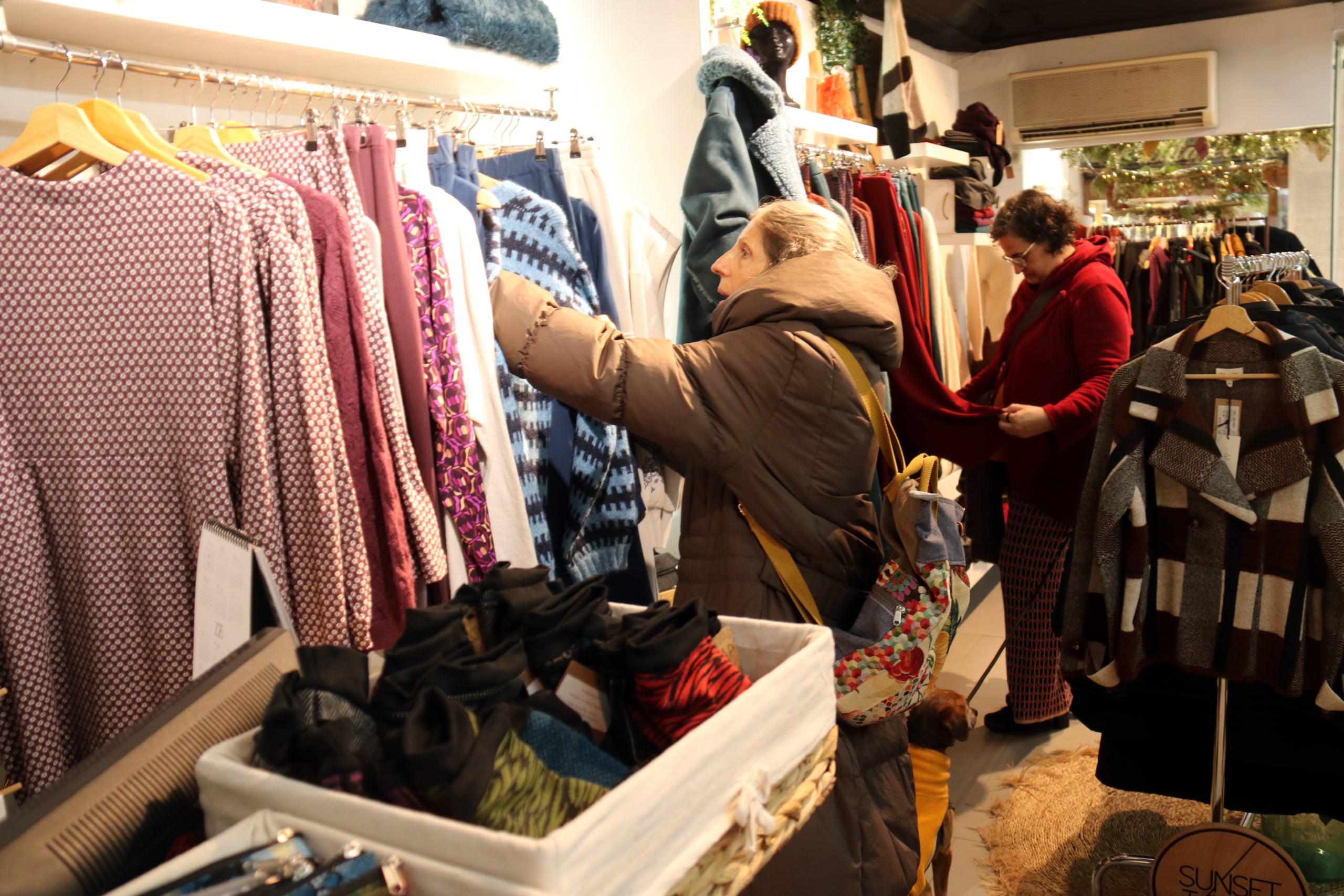 La botiga Roxand de Manresa ofereix descomptes per a les seves clientes més fidels | Nia Escolà (ACN)