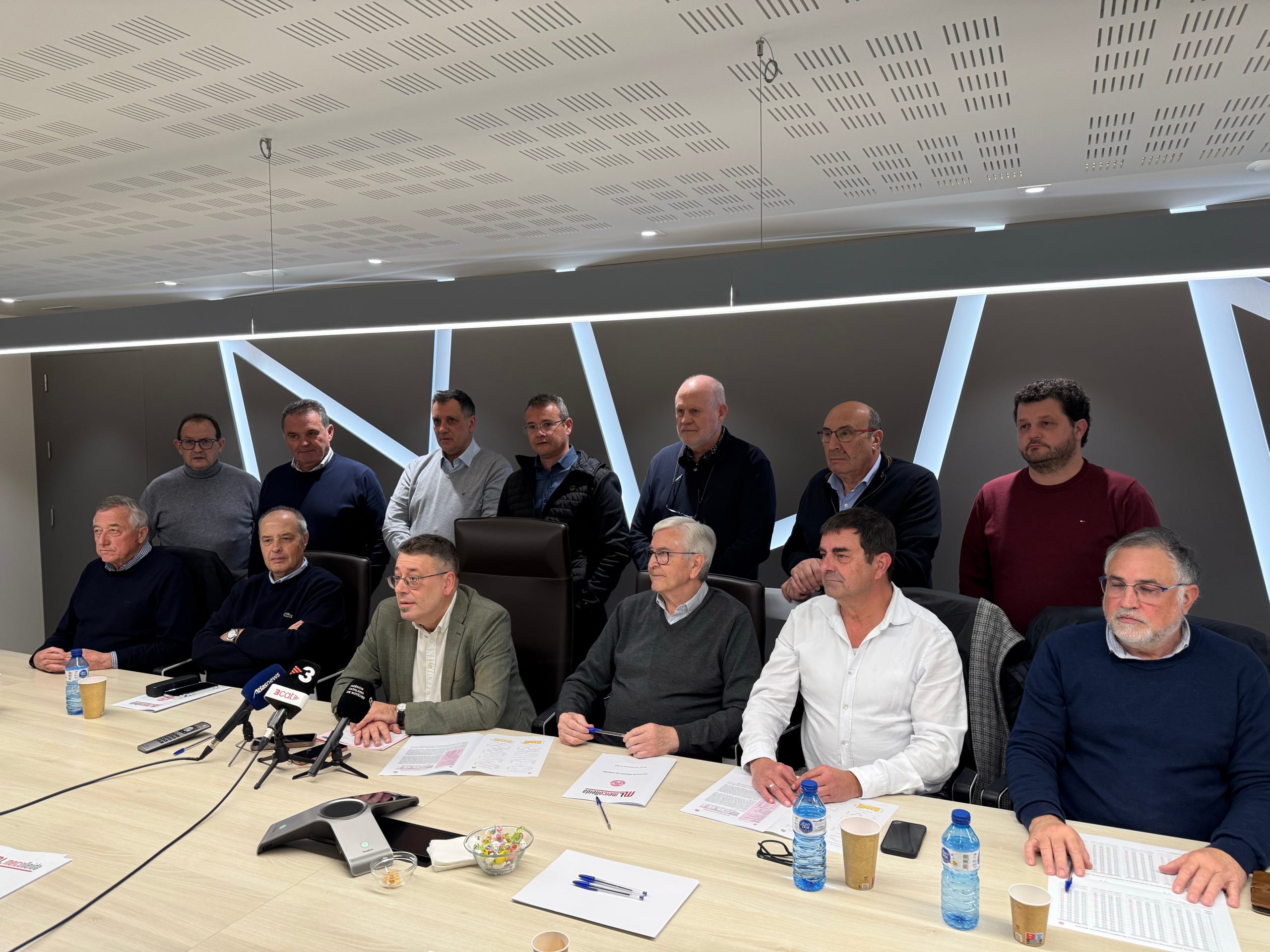 Els membres de la Junta de Preus del Porc de Mercolleida / ACN