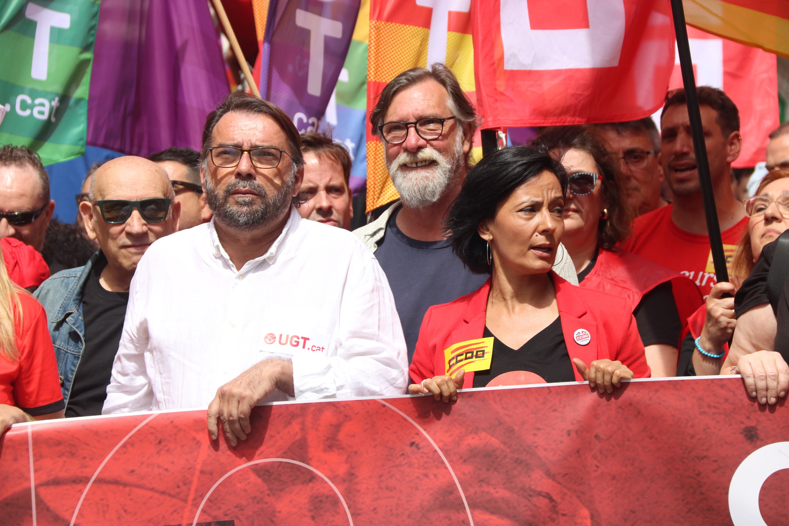 El secretari general de la UGT, Camil Ros; i la secretària general de CCOO, Belén López, en la manifestació del Primer de Maig / ACN