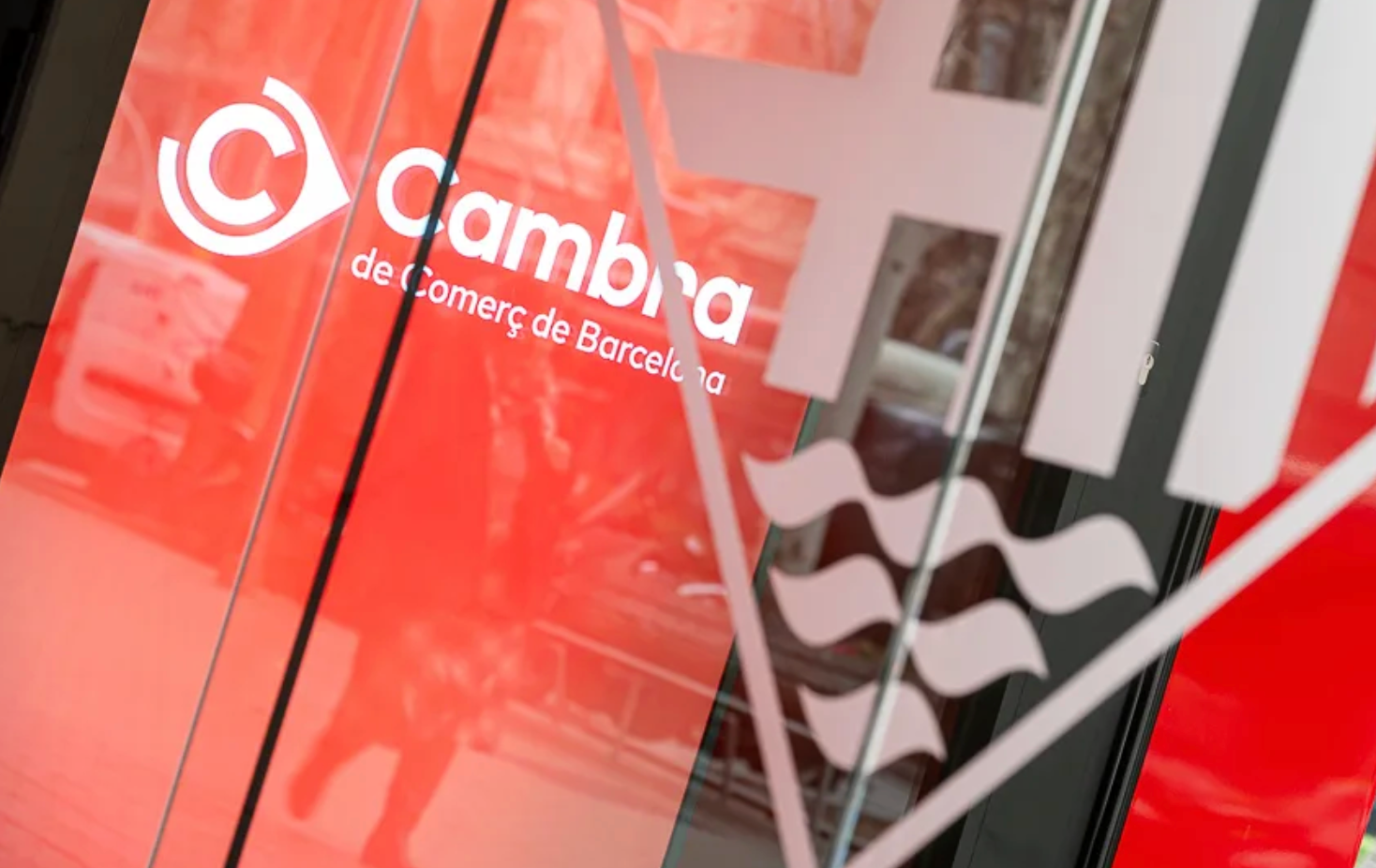 La Cámara de Comercio de Barcelona, a punto de aprobar el retorno masivo de las sillas de plata al pleno 