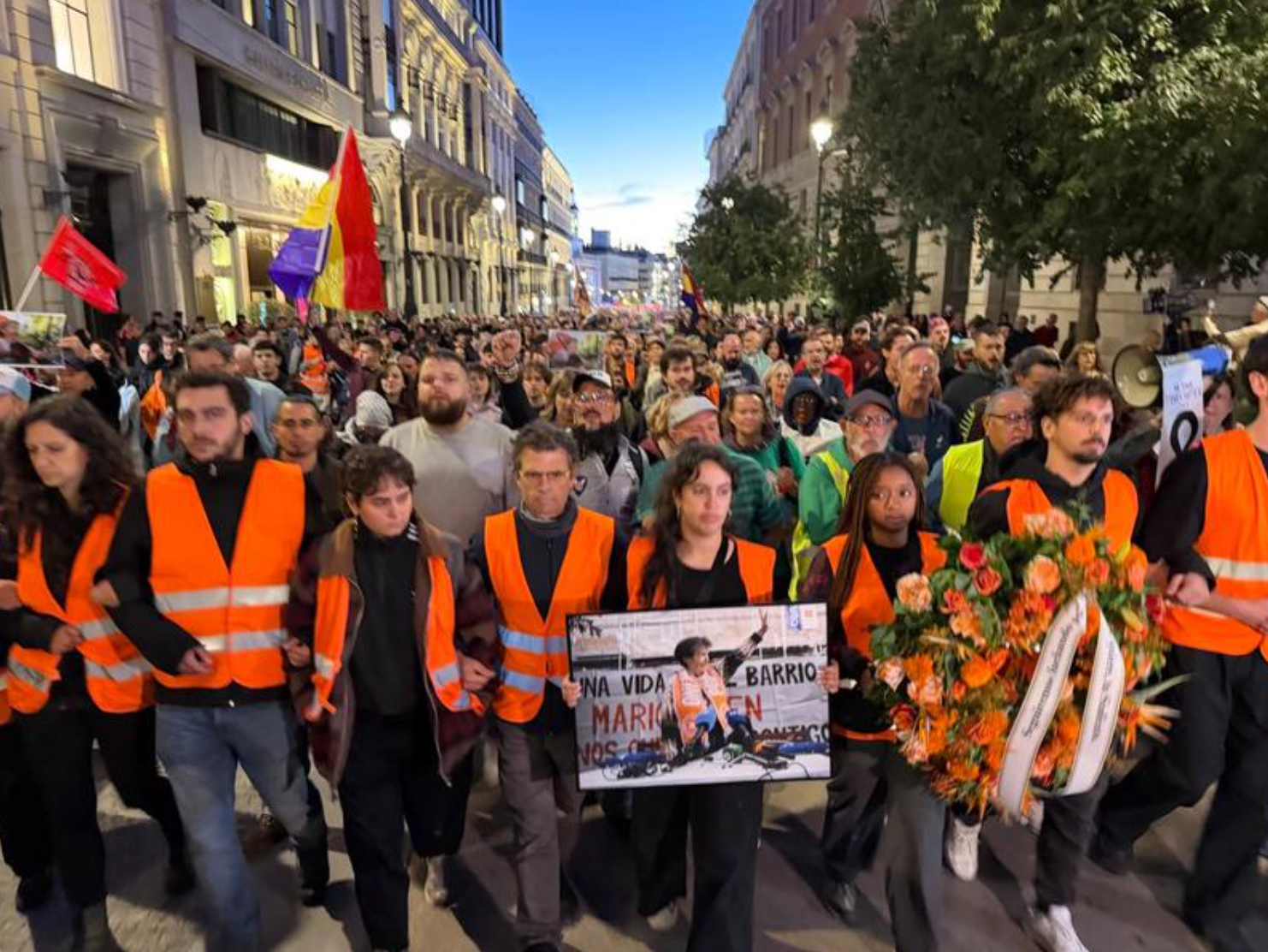 Centenars de persones a la Puerta del Sol de Madrid moments abans d'una manifestació pel dret a l'habitatge i en record de Maria Carmen Abascal ACN
