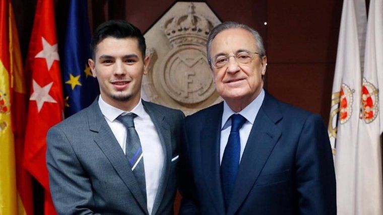 Brahim D&iacute;az, durant la seva presentaci&oacute; amb el Reial Madrid.