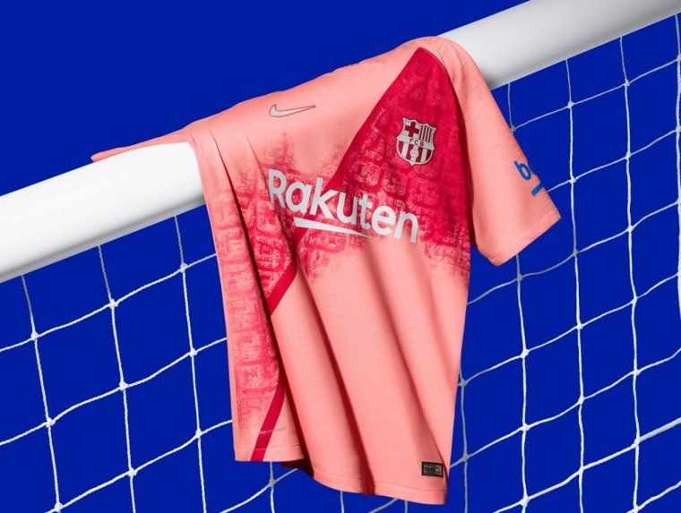 La tercera samarreta del Barça homenatja la ciutat de Barcelona